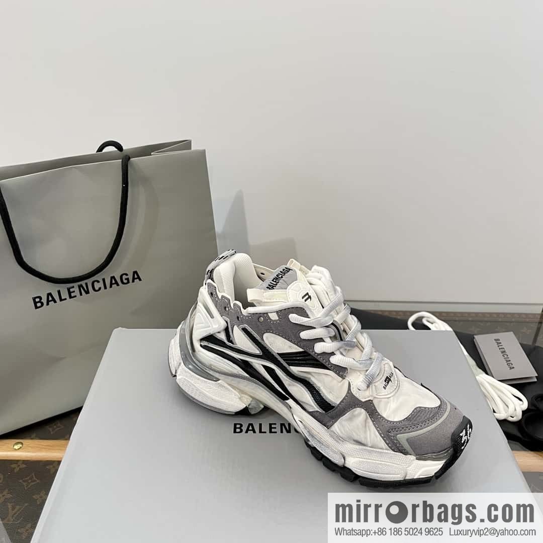 Balenciaga Balenciaga 𝐑𝐮𝐧𝐧𝐞𝐫|𝟐𝟎𝟐𝟑 Seventh Generation. Vintage Old Daddy Sneakers