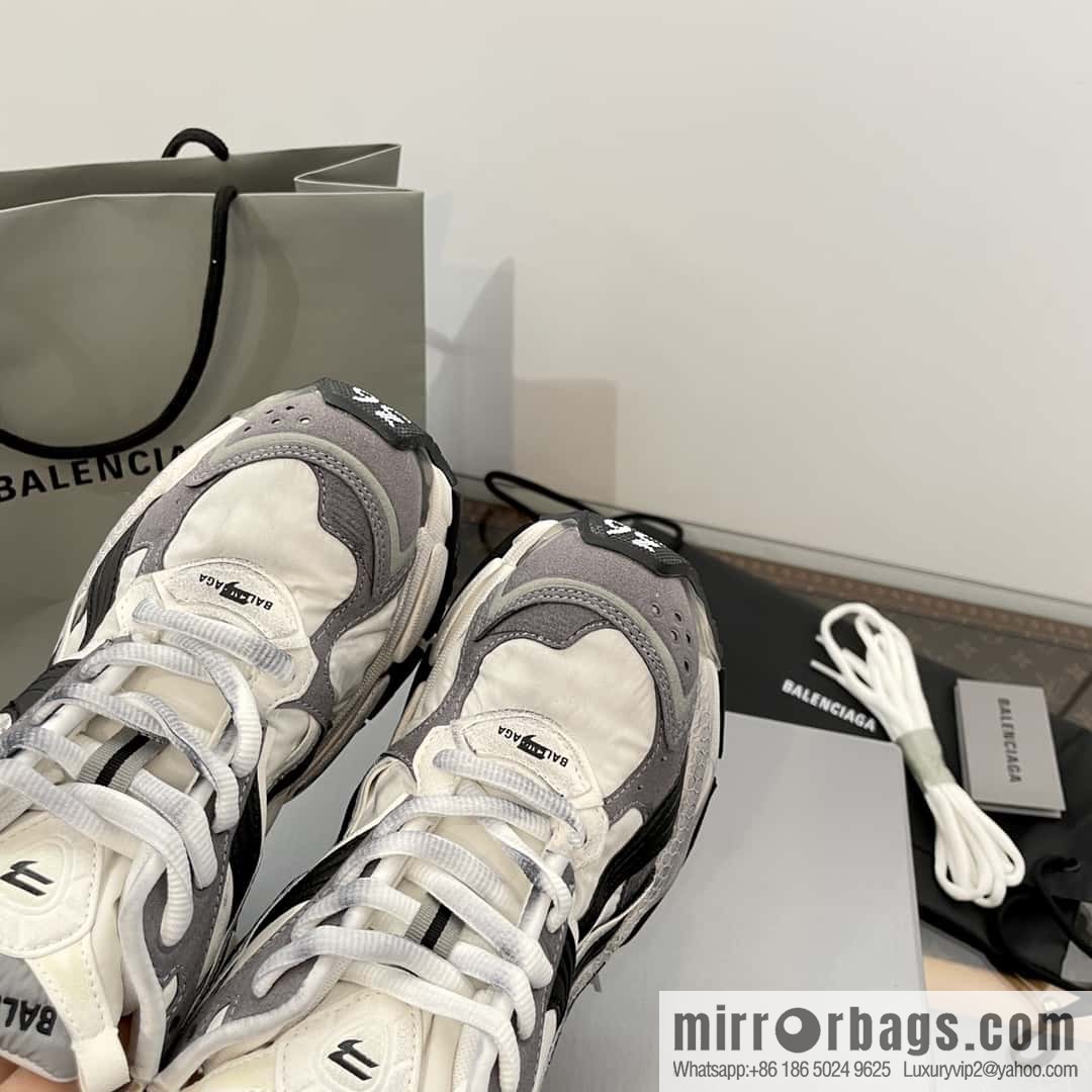 Balenciaga Balenciaga 𝐑𝐮𝐧𝐧𝐞𝐫|𝟐𝟎𝟐𝟑 Seventh Generation. Vintage Old Daddy Sneakers