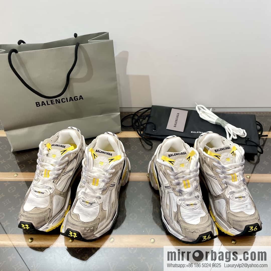 Balenciaga Balenciaga 𝐑𝐮𝐧𝐧𝐞𝐫|𝟐𝟎𝟐𝟑 Seventh Generation. Vintage Old Daddy Sneakers