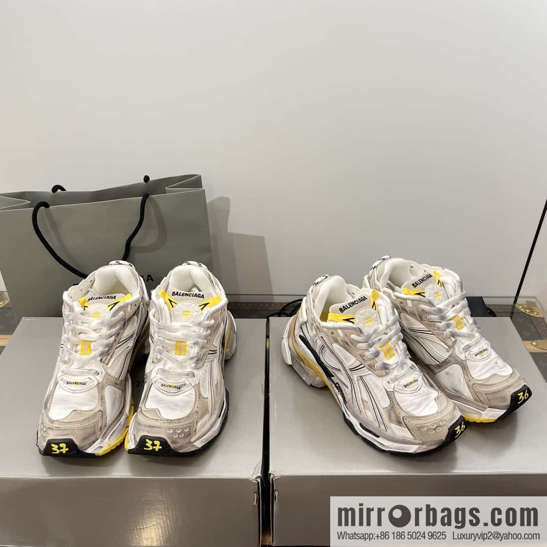 Balenciaga Balenciaga 𝐑𝐮𝐧𝐧𝐞𝐫|𝟐𝟎𝟐𝟑 Seventh Generation. Vintage Old Daddy Sneakers