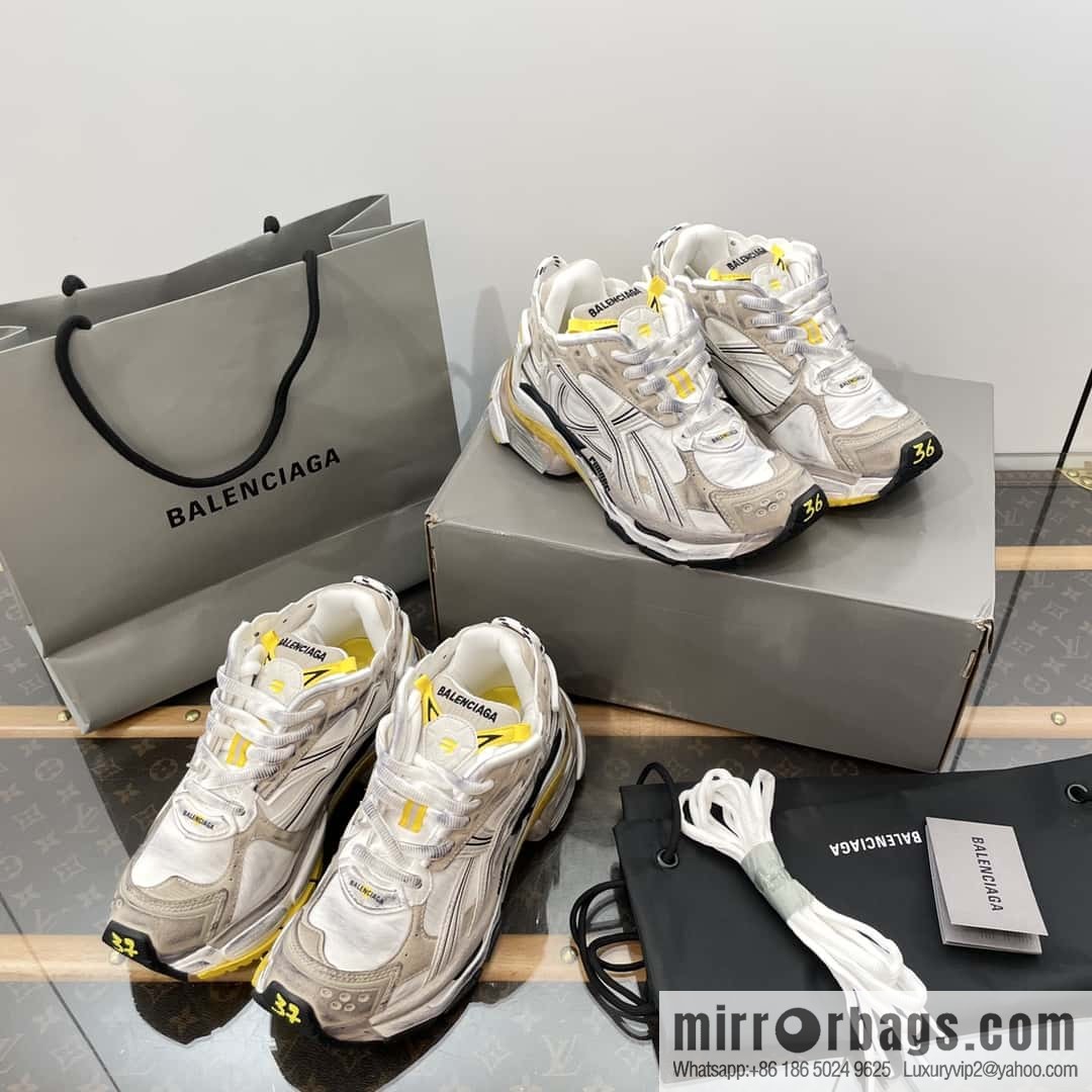 Balenciaga Balenciaga 𝐑𝐮𝐧𝐧𝐞𝐫|𝟐𝟎𝟐𝟑 Seventh Generation. Vintage Old Daddy Sneakers