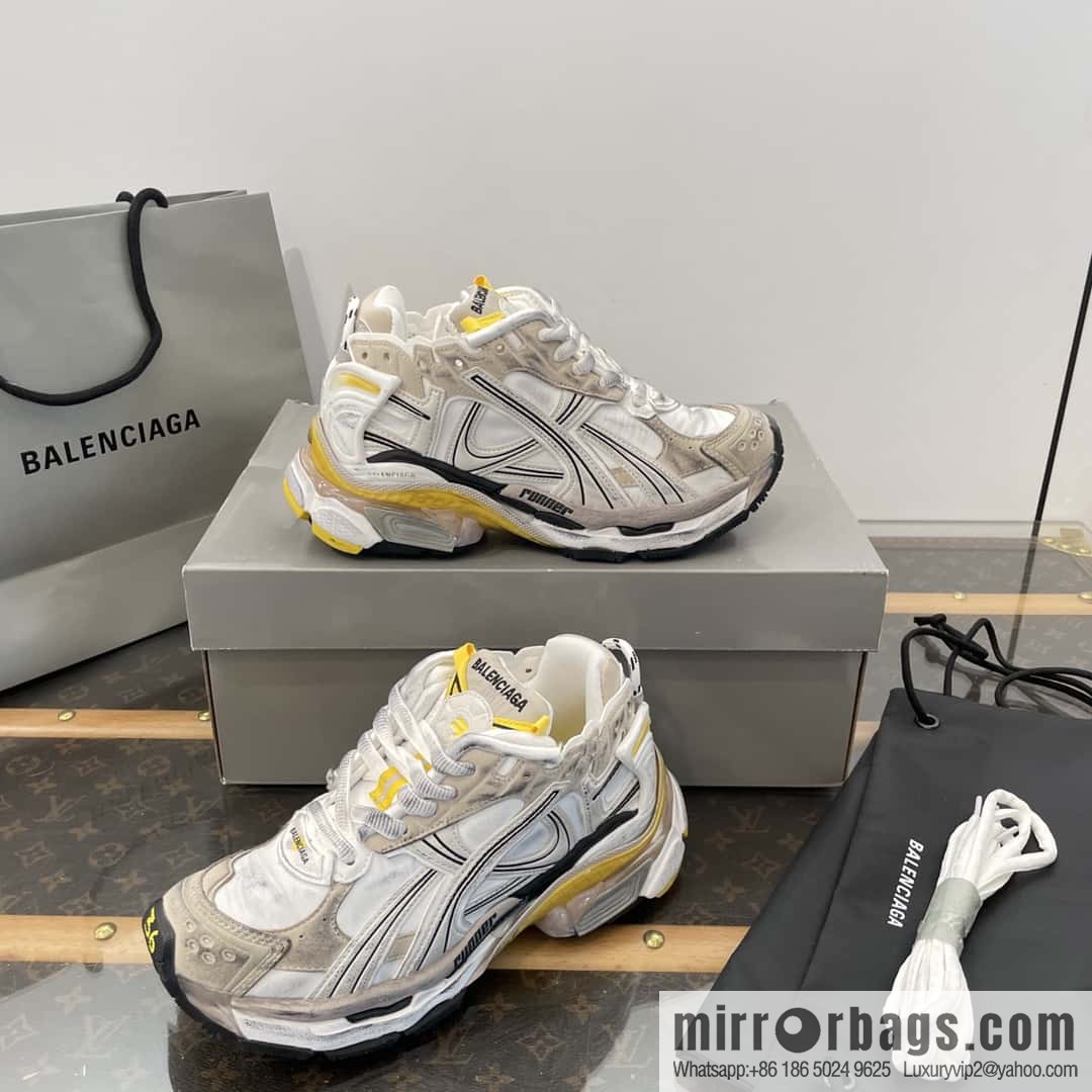 Balenciaga Balenciaga 𝐑𝐮𝐧𝐧𝐞𝐫|𝟐𝟎𝟐𝟑 Seventh Generation. Vintage Old Daddy Sneakers