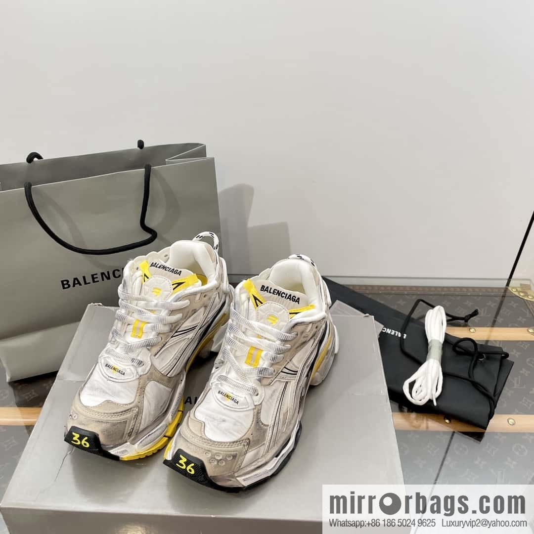 Balenciaga Balenciaga 𝐑𝐮𝐧𝐧𝐞𝐫|𝟐𝟎𝟐𝟑 Seventh Generation. Vintage Old Daddy Sneakers