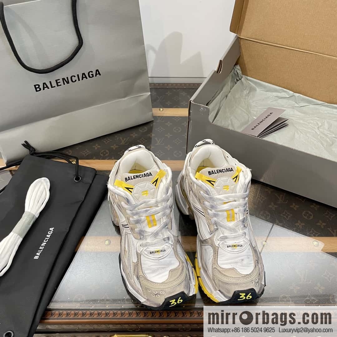 Balenciaga Balenciaga 𝐑𝐮𝐧𝐧𝐞𝐫|𝟐𝟎𝟐𝟑 Seventh Generation. Vintage Old Daddy Sneakers