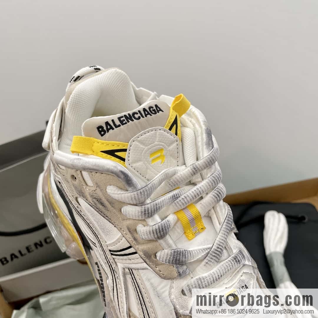 Balenciaga Balenciaga 𝐑𝐮𝐧𝐧𝐞𝐫|𝟐𝟎𝟐𝟑 Seventh Generation. Vintage Old Daddy Sneakers