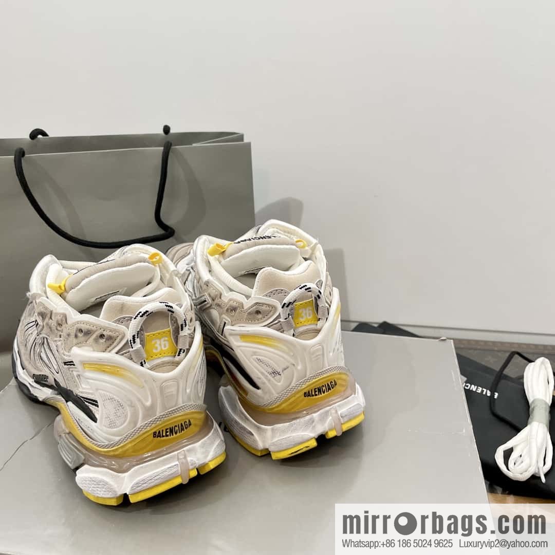 Balenciaga Balenciaga 𝐑𝐮𝐧𝐧𝐞𝐫|𝟐𝟎𝟐𝟑 Seventh Generation. Vintage Old Daddy Sneakers