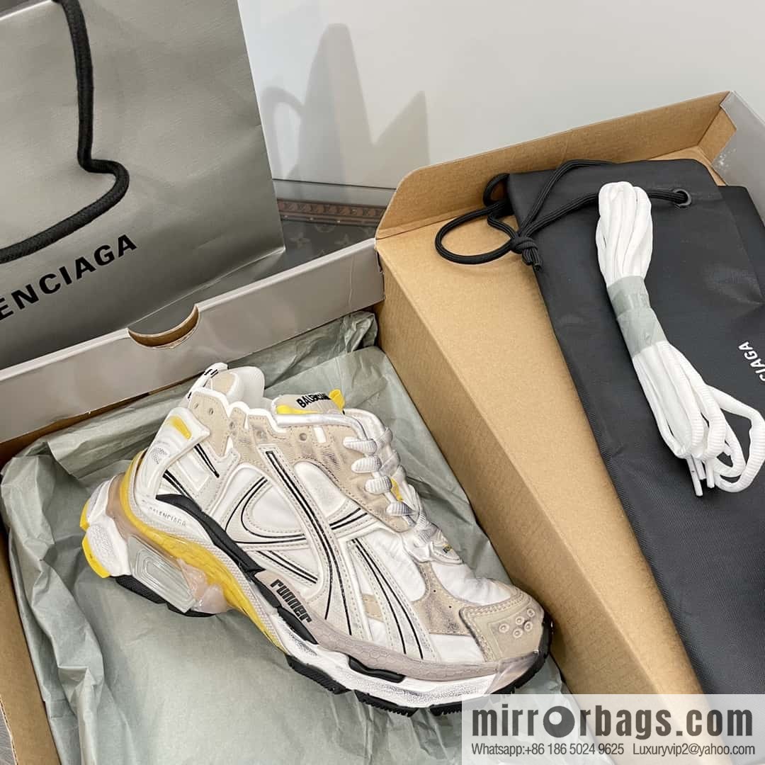 Balenciaga Balenciaga 𝐑𝐮𝐧𝐧𝐞𝐫|𝟐𝟎𝟐𝟑 Seventh Generation. Vintage Old Daddy Sneakers