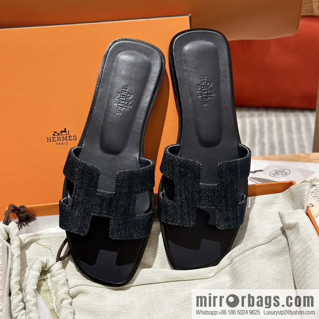 Hermès leather outsole H slippers, black
