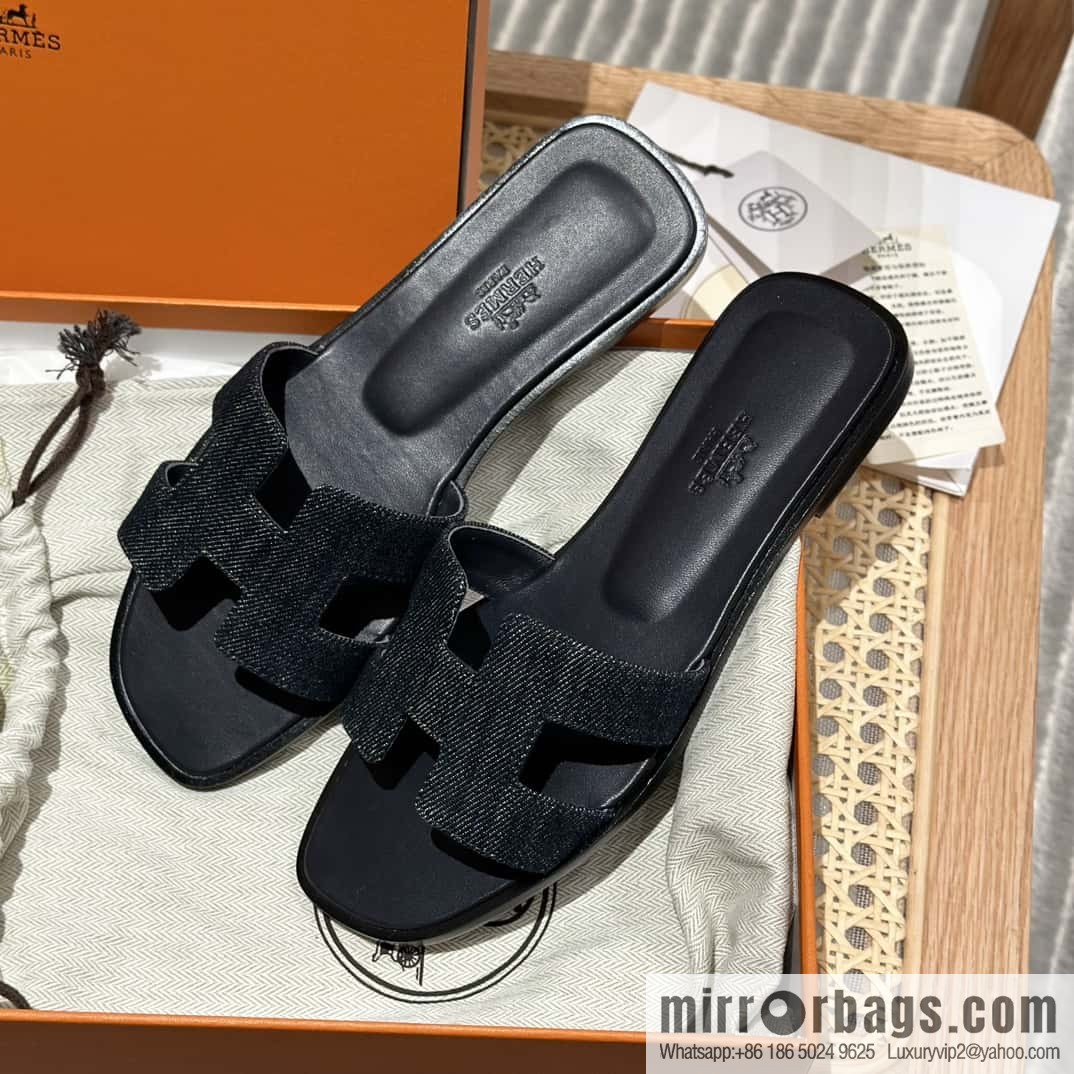 Hermès leather outsole H slippers, black