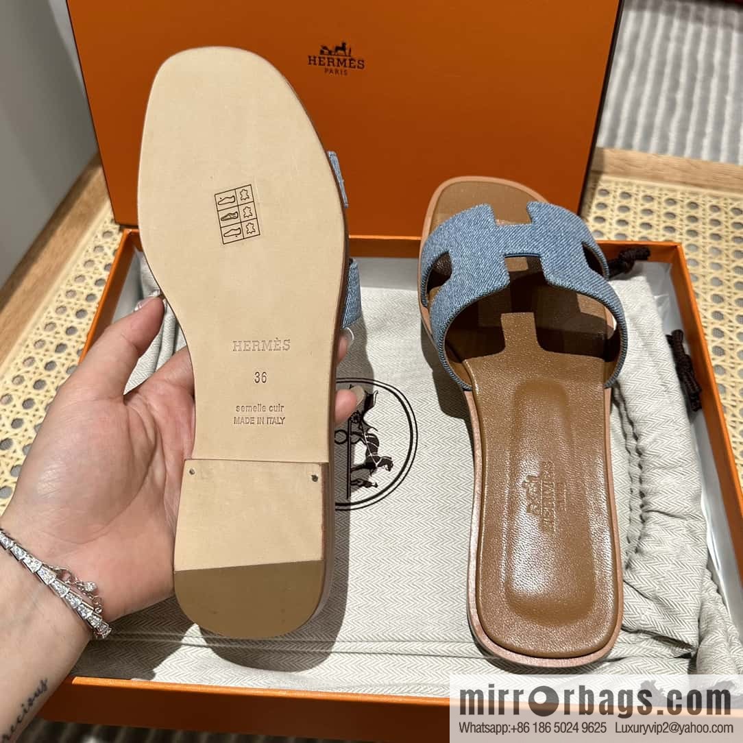 Hermès leather outsole H slippers, brown color matching denim blue