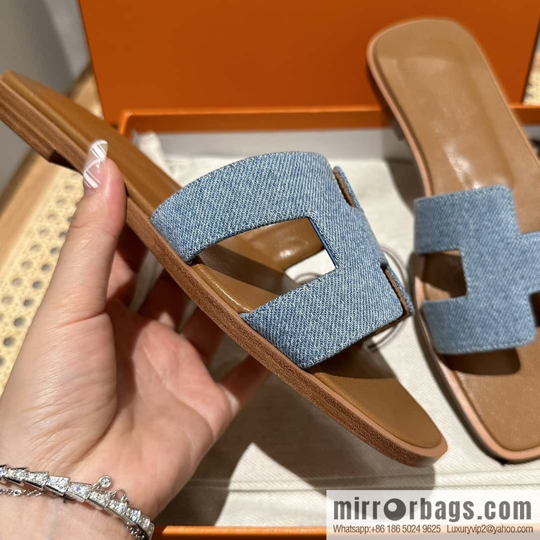 Hermès leather outsole H slippers, brown color matching denim blue