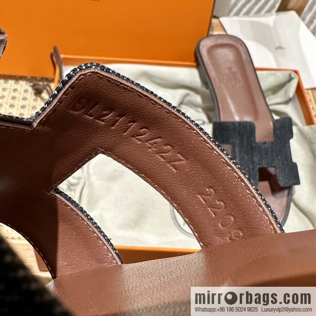 Hermès leather outsole H slippers, dark brown and black.