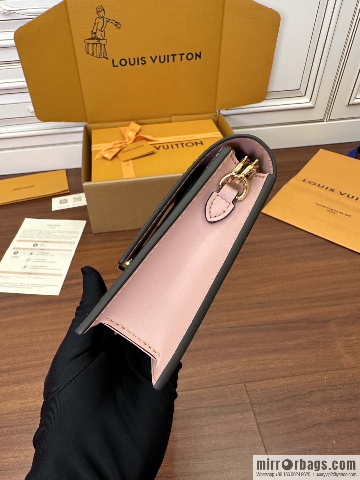 LV M67405 Flores chain strap wallet