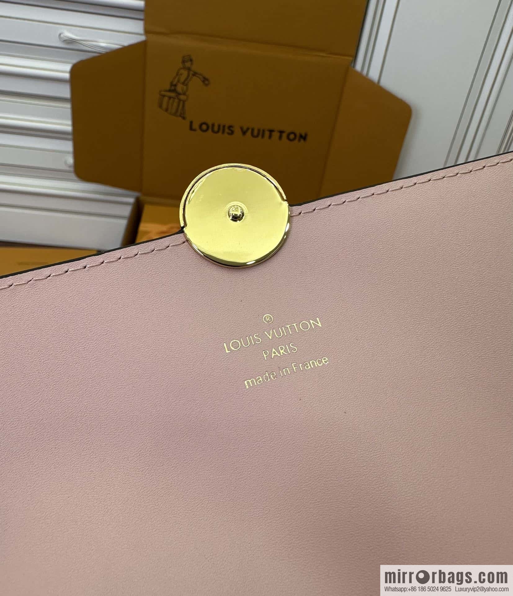 LV M67405 Flores chain strap wallet