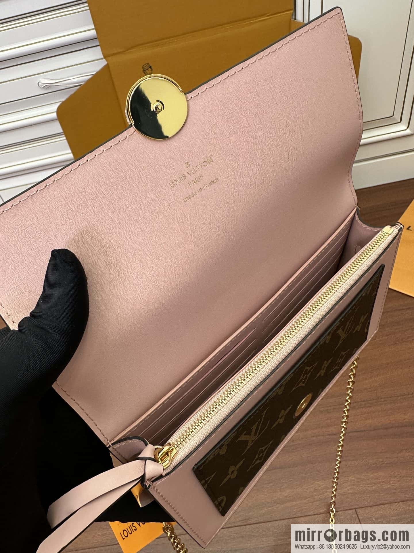 LV M67405 Flores chain strap wallet