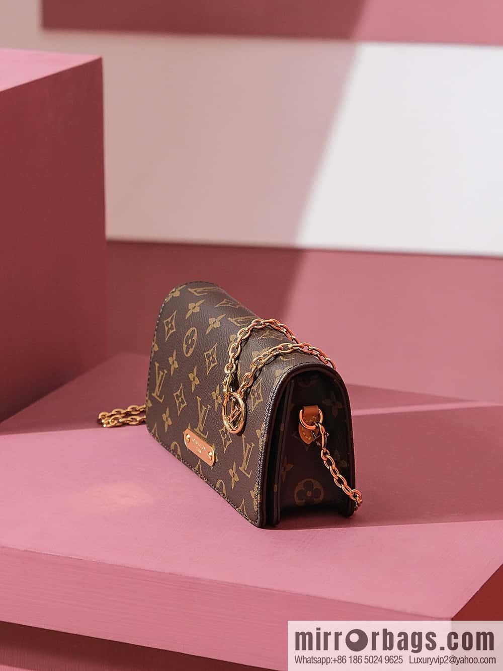 LV M82509 WALLET ON CHAIN LILY BAG