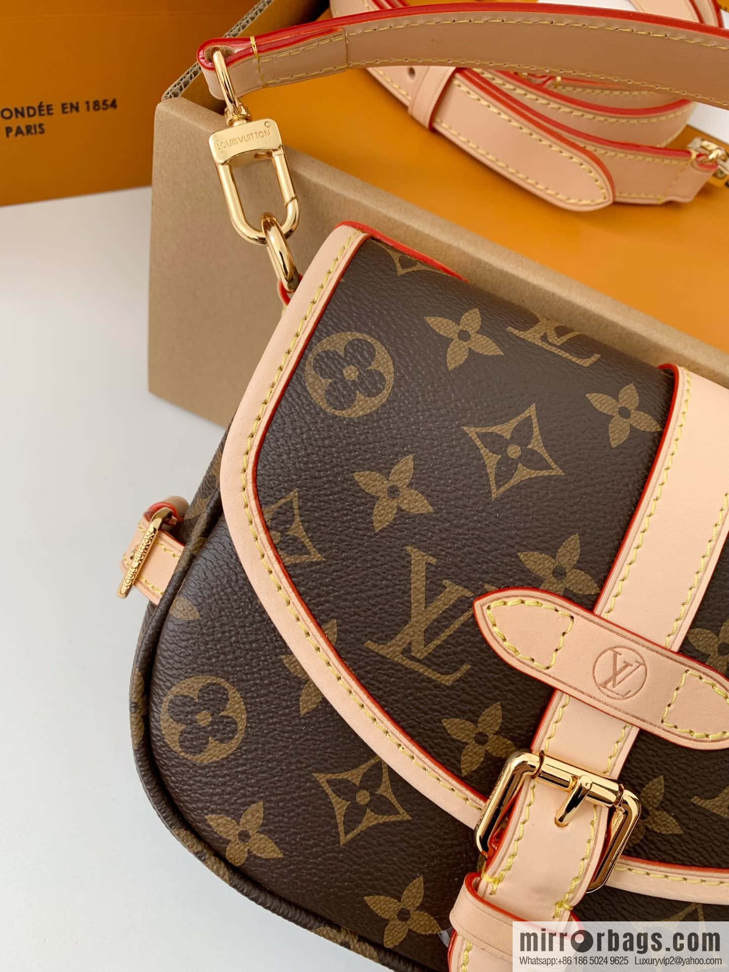 LV M46740 SAUMUR BB handbag