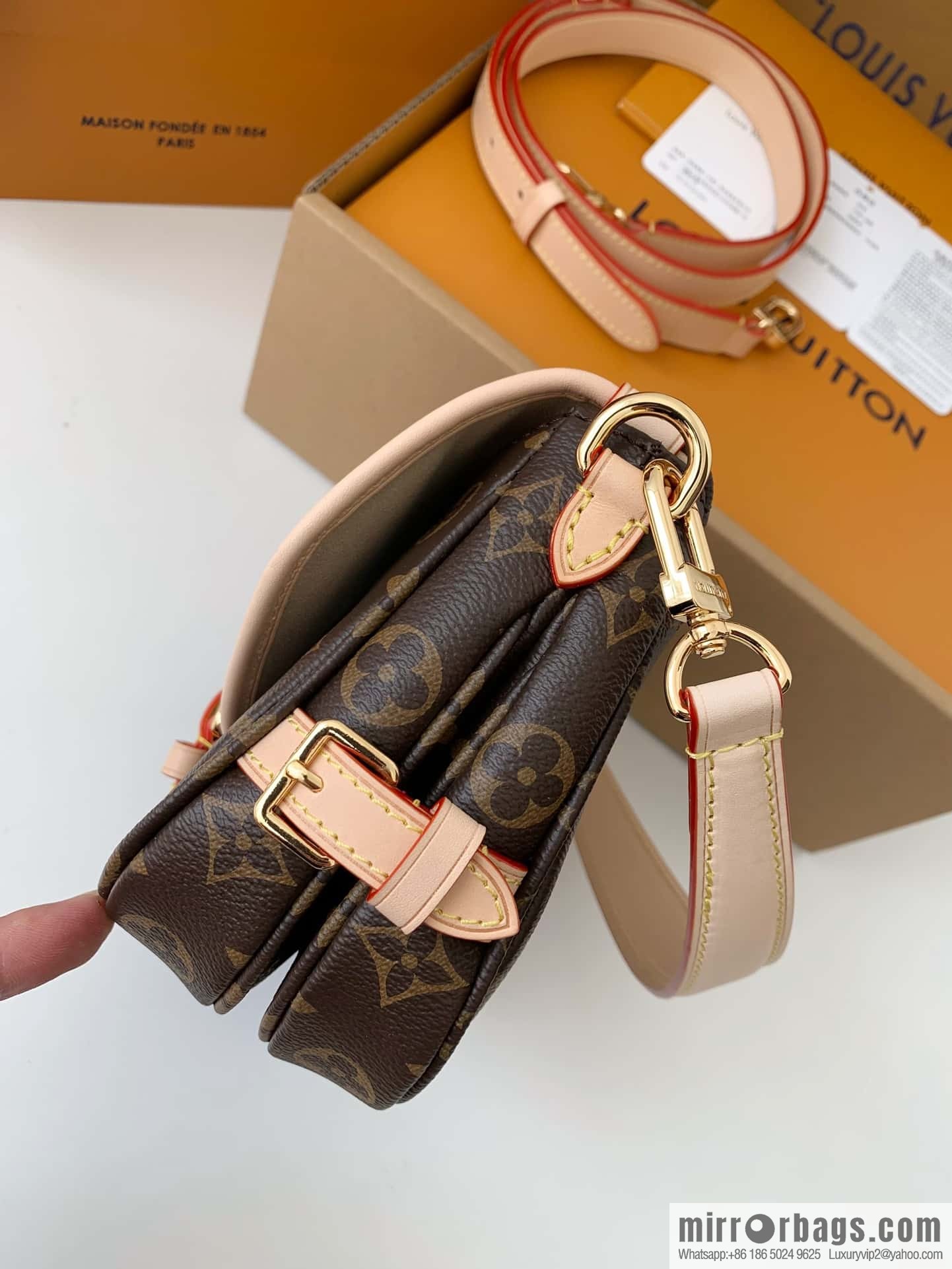 LV M46740 SAUMUR BB handbag