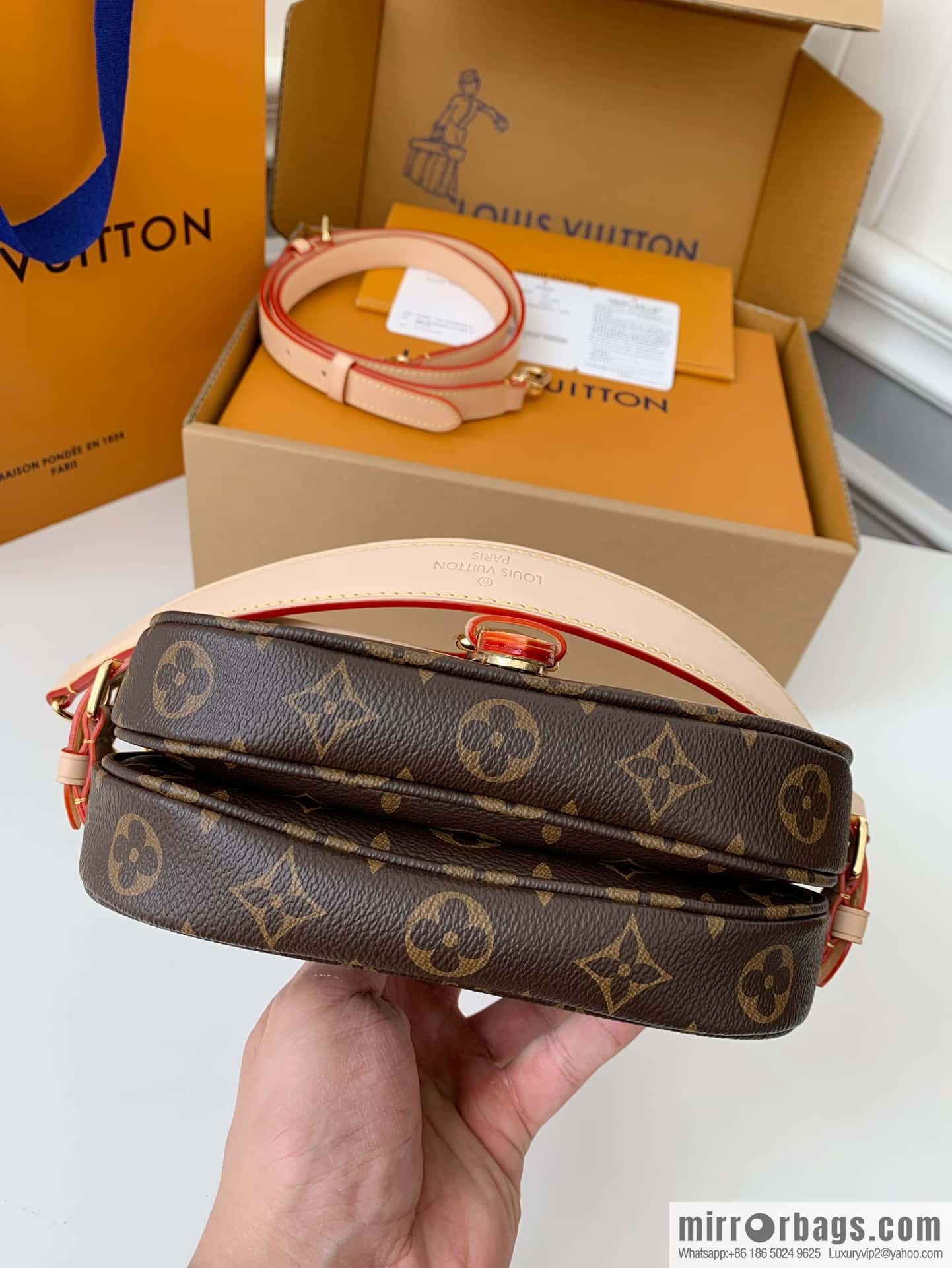 LV M46740 SAUMUR BB handbag