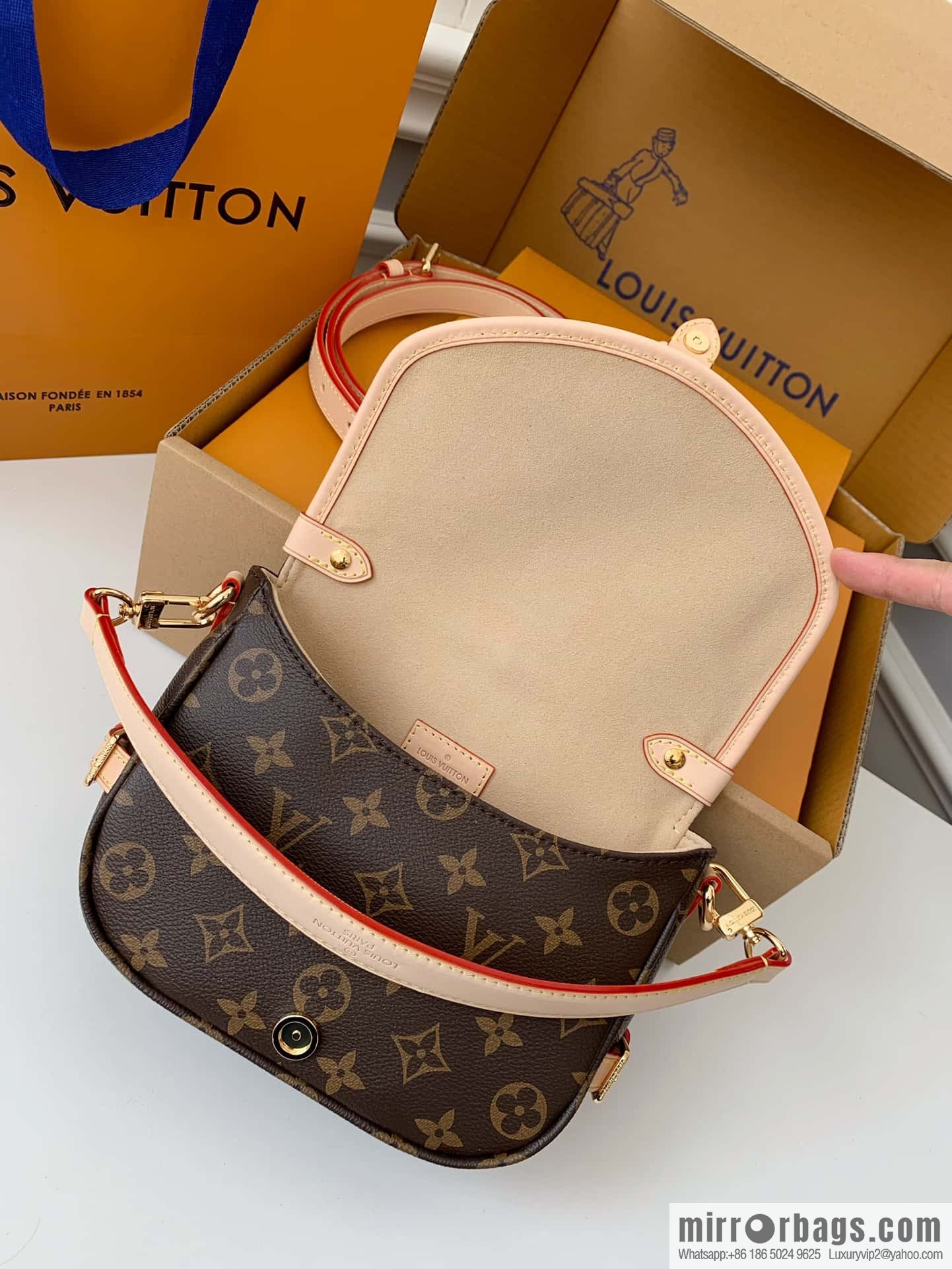 LV M46740 SAUMUR BB handbag