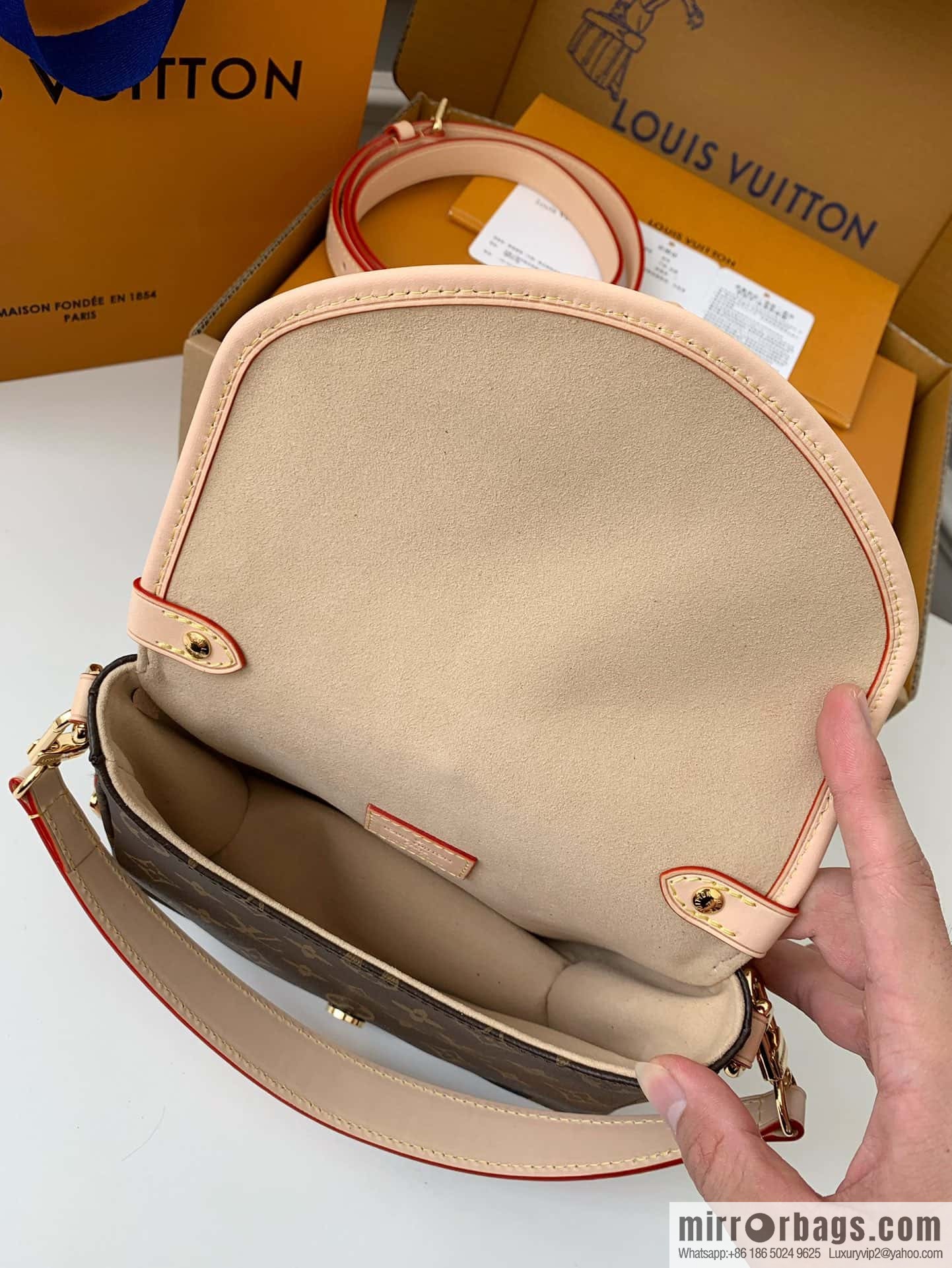 LV M46740 SAUMUR BB handbag