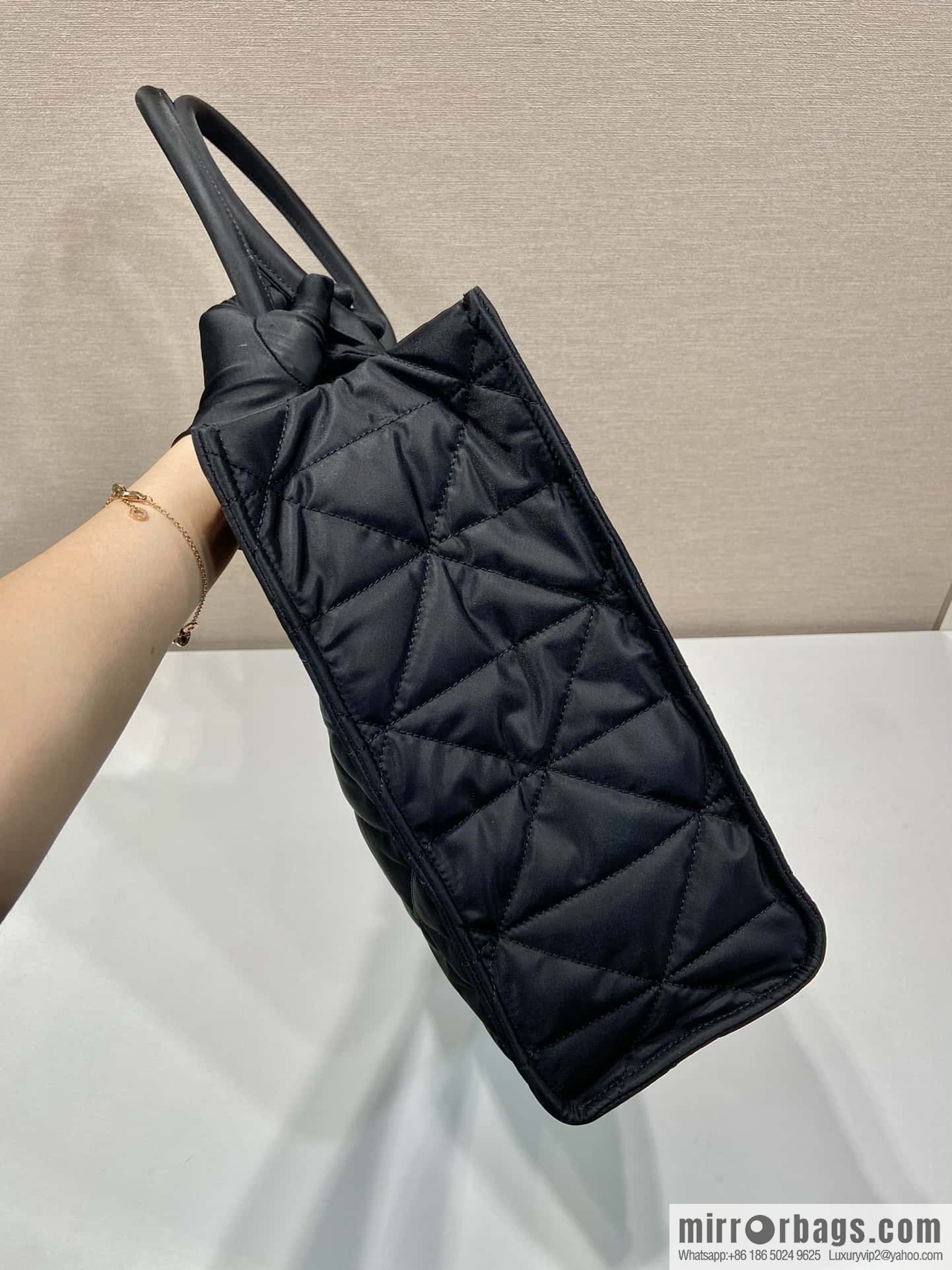 PRADA imported nylon cloth, new diamond tote bag 2VG096
