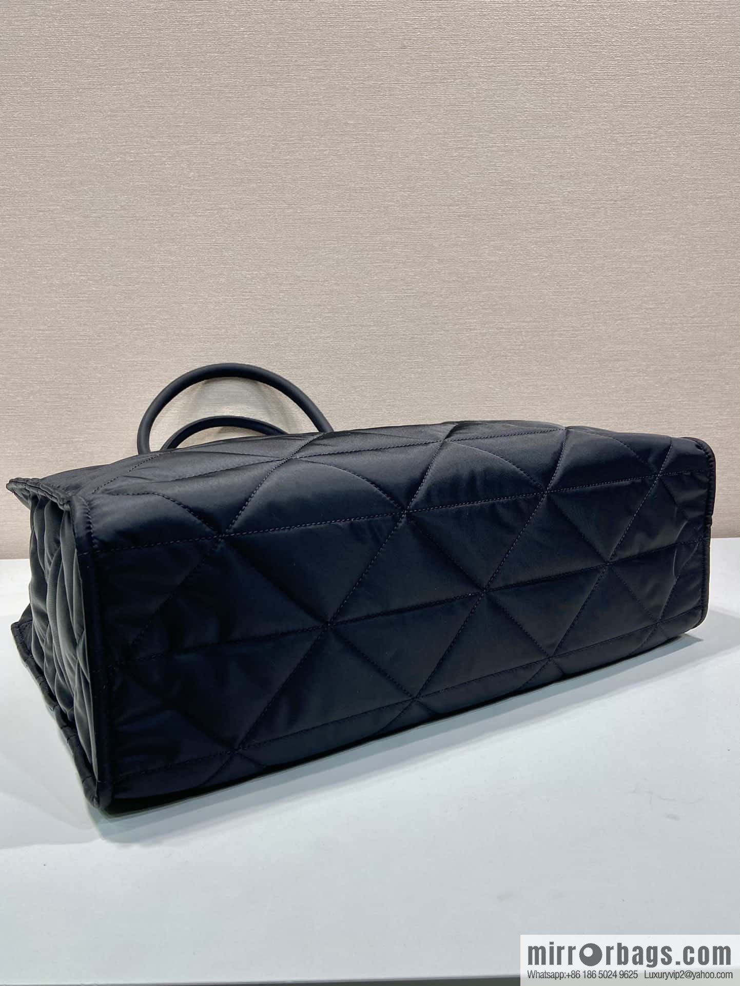 PRADA imported nylon cloth, new diamond tote bag 2VG096