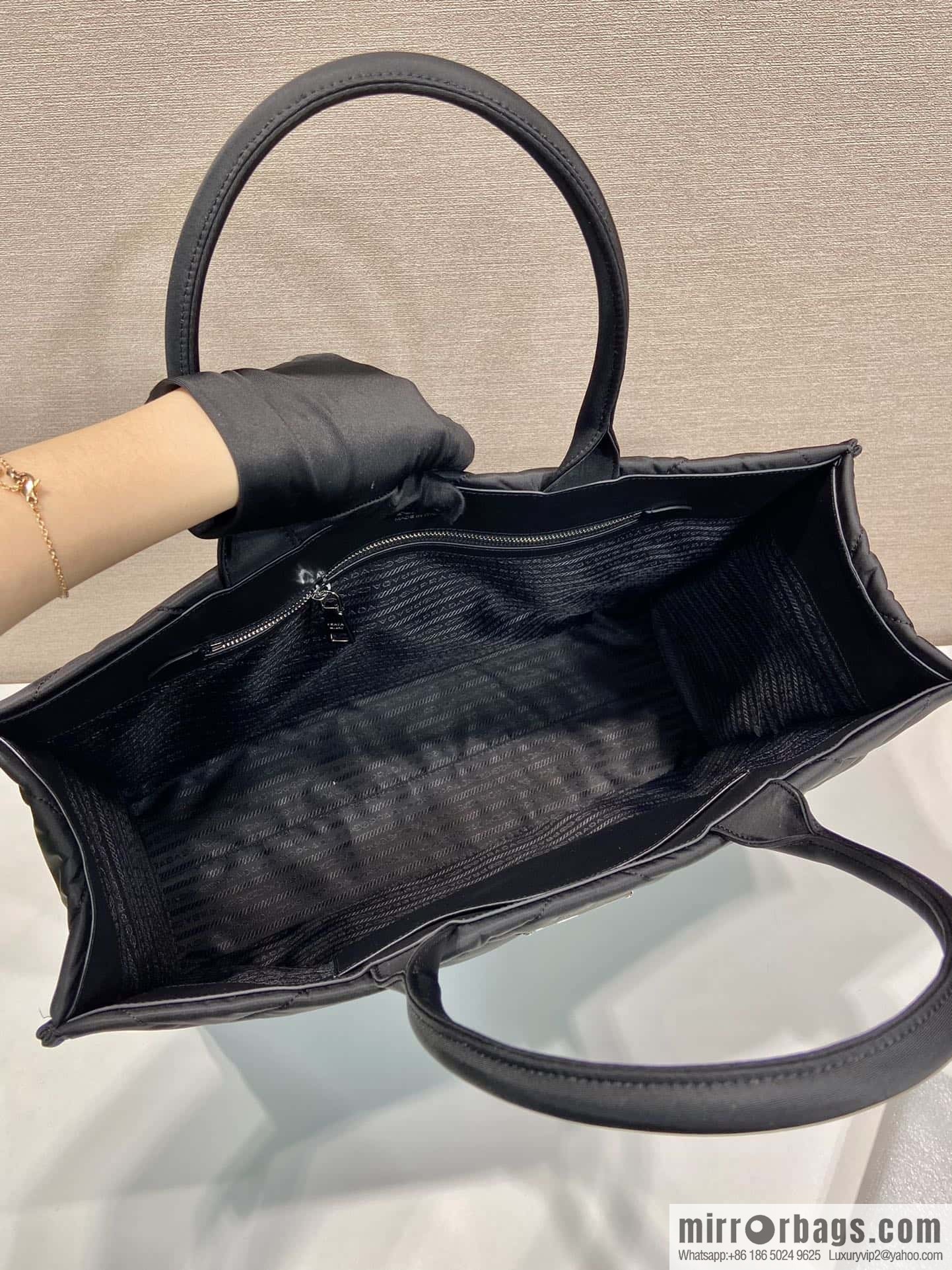 PRADA imported nylon cloth, new diamond tote bag 2VG096