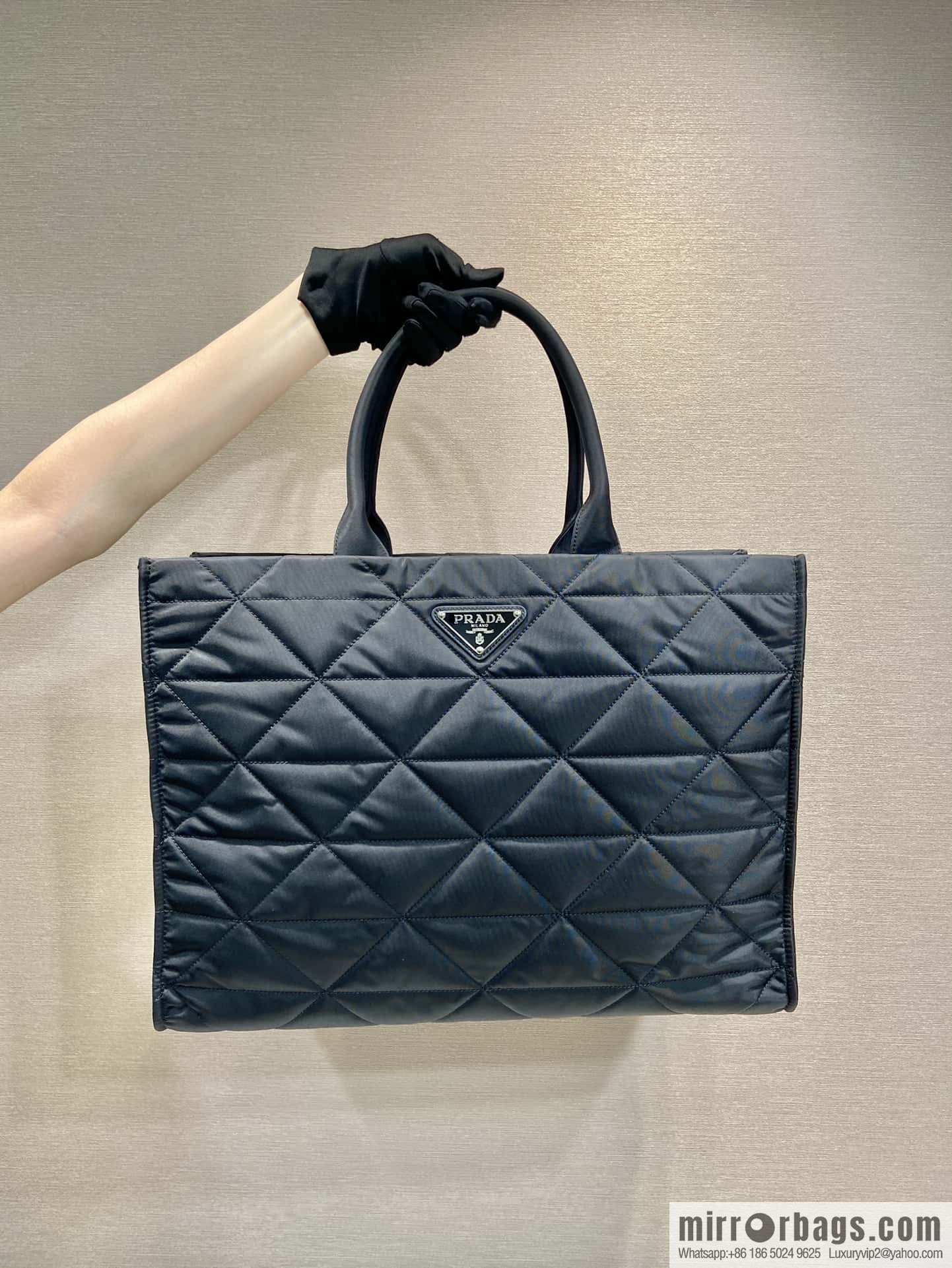 PRADA imported nylon cloth, new diamond tote bag 2VG096