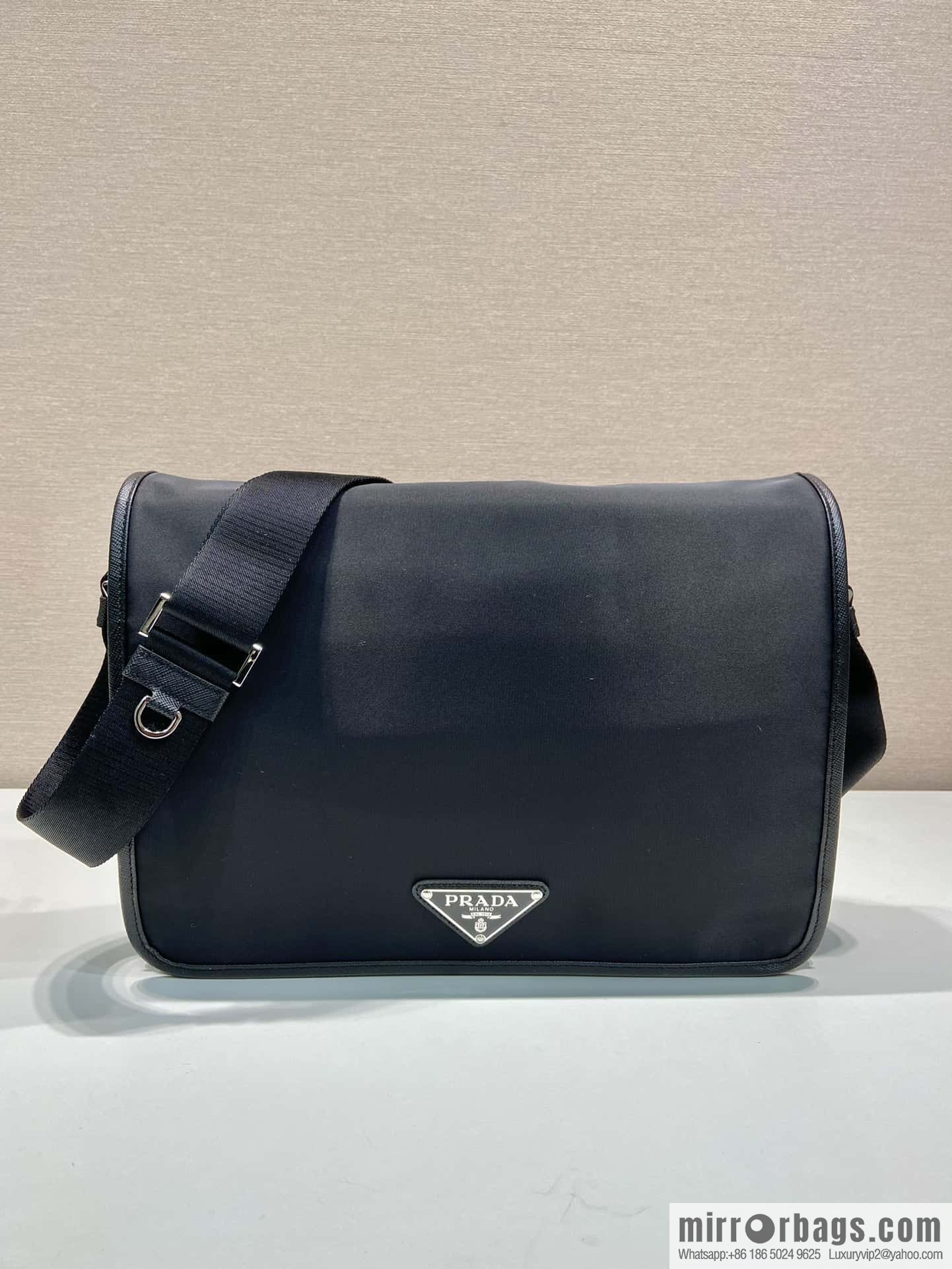 PRADA imported nylon fabric, new messenger bag 2VD039