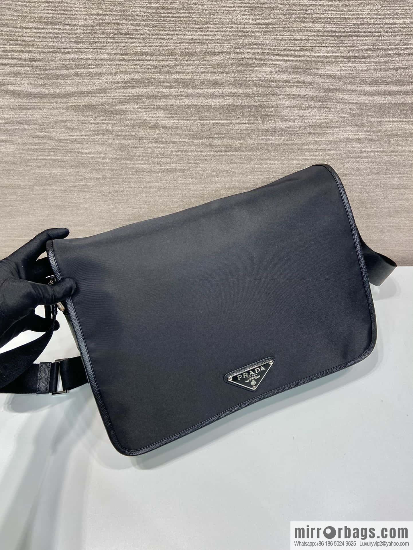 PRADA imported nylon fabric, new messenger bag 2VD039