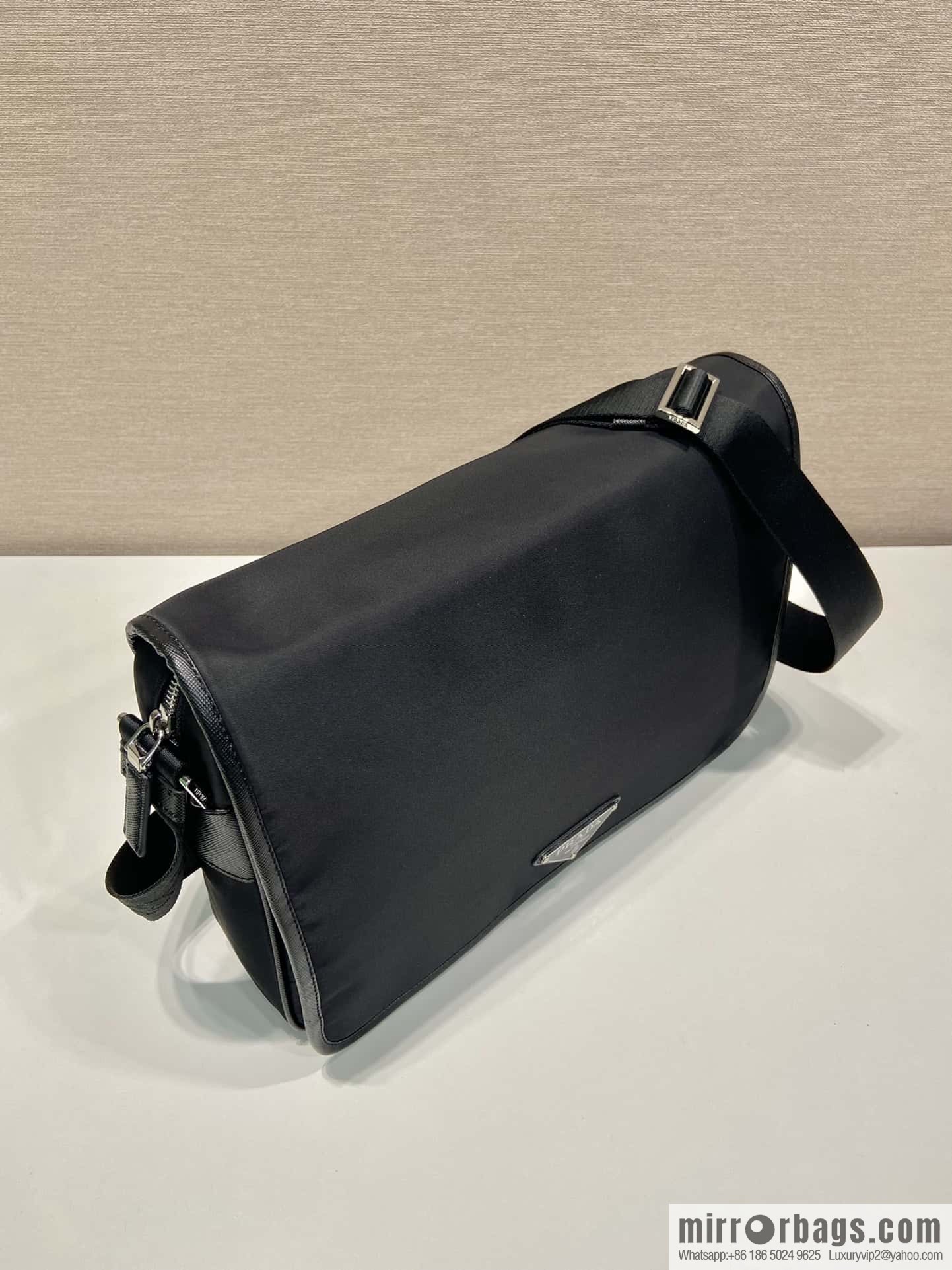 PRADA imported nylon fabric, new messenger bag 2VD039