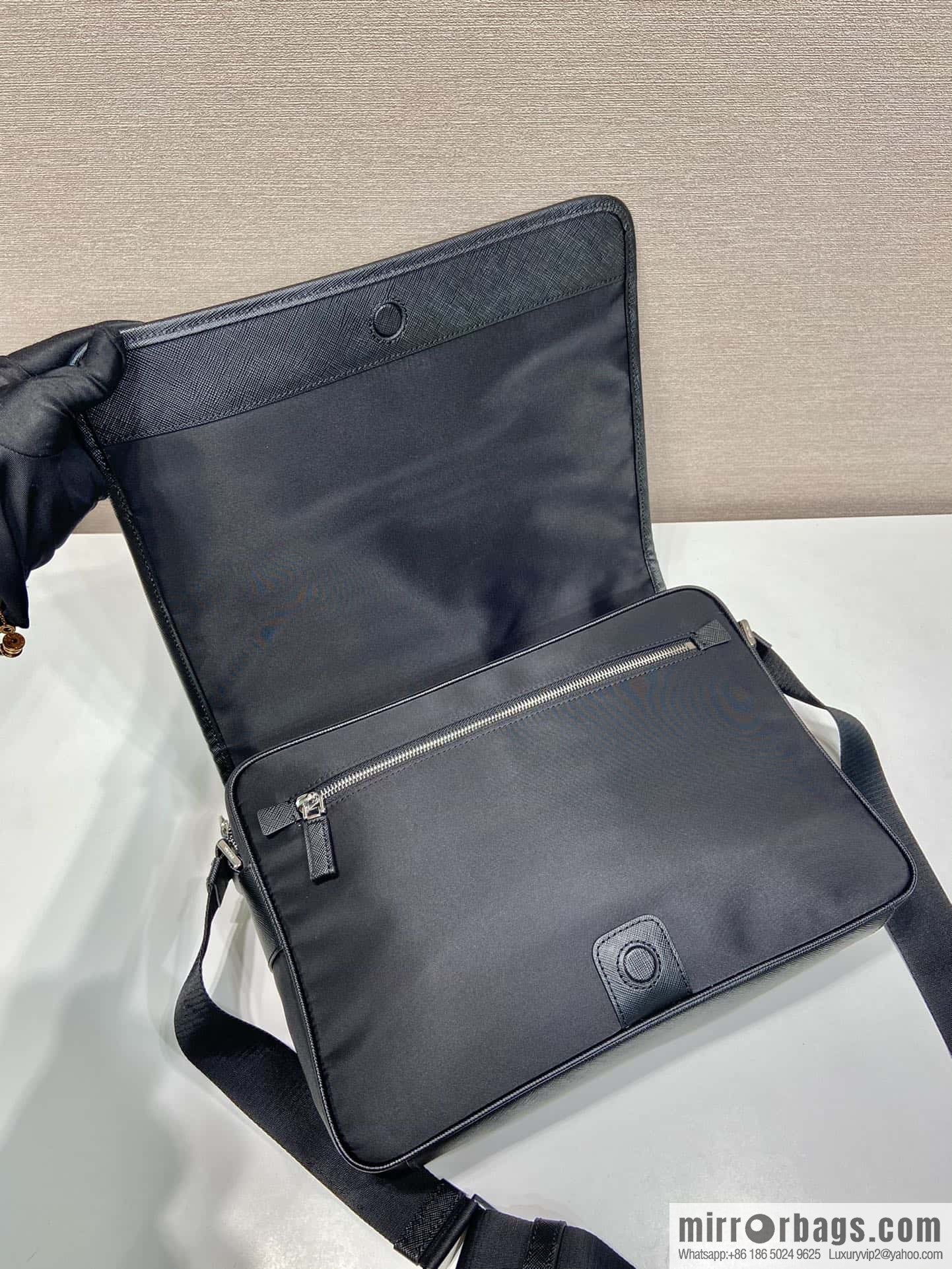 PRADA imported nylon fabric, new messenger bag 2VD039