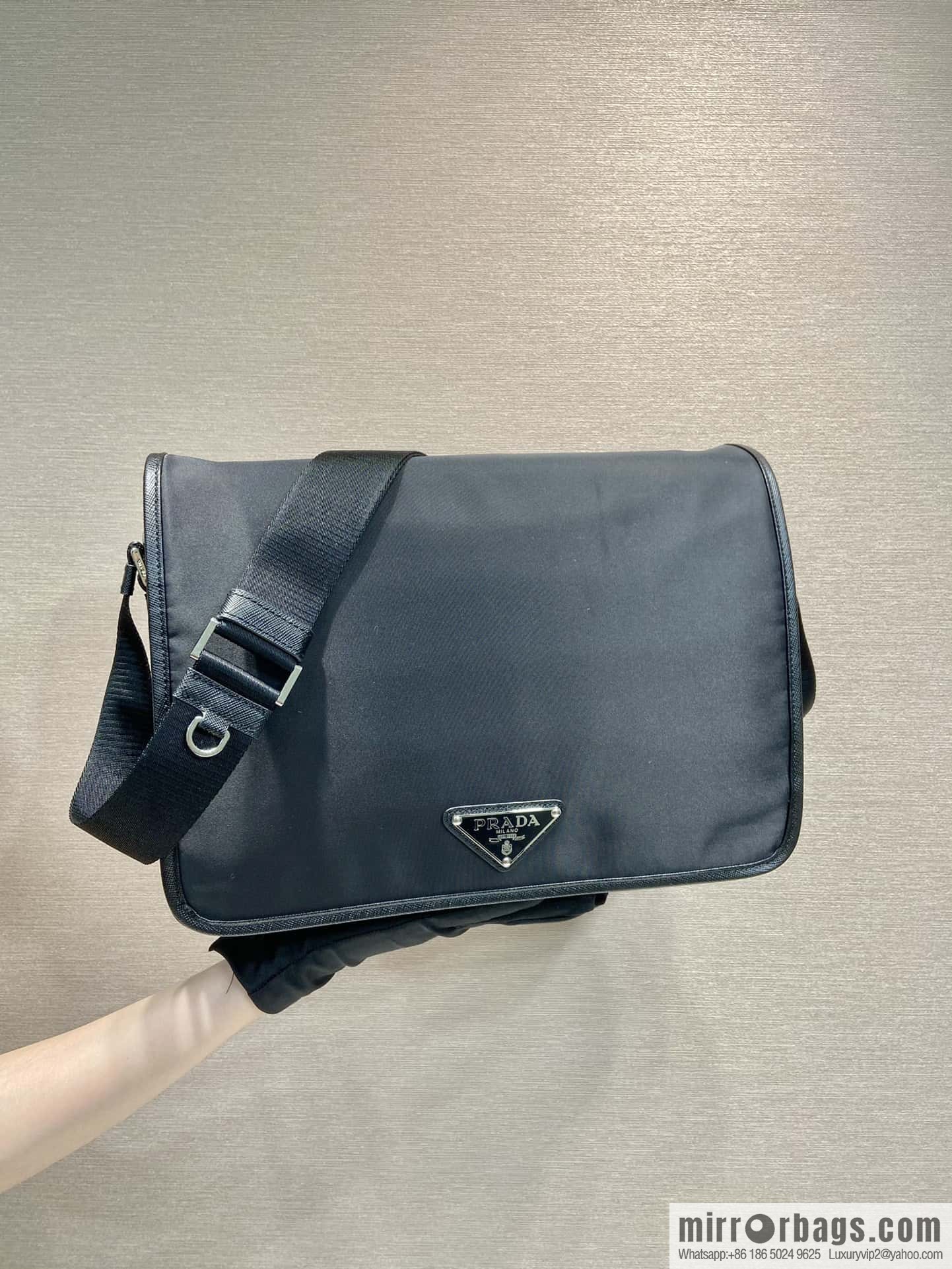 PRADA imported nylon fabric, new messenger bag 2VD039