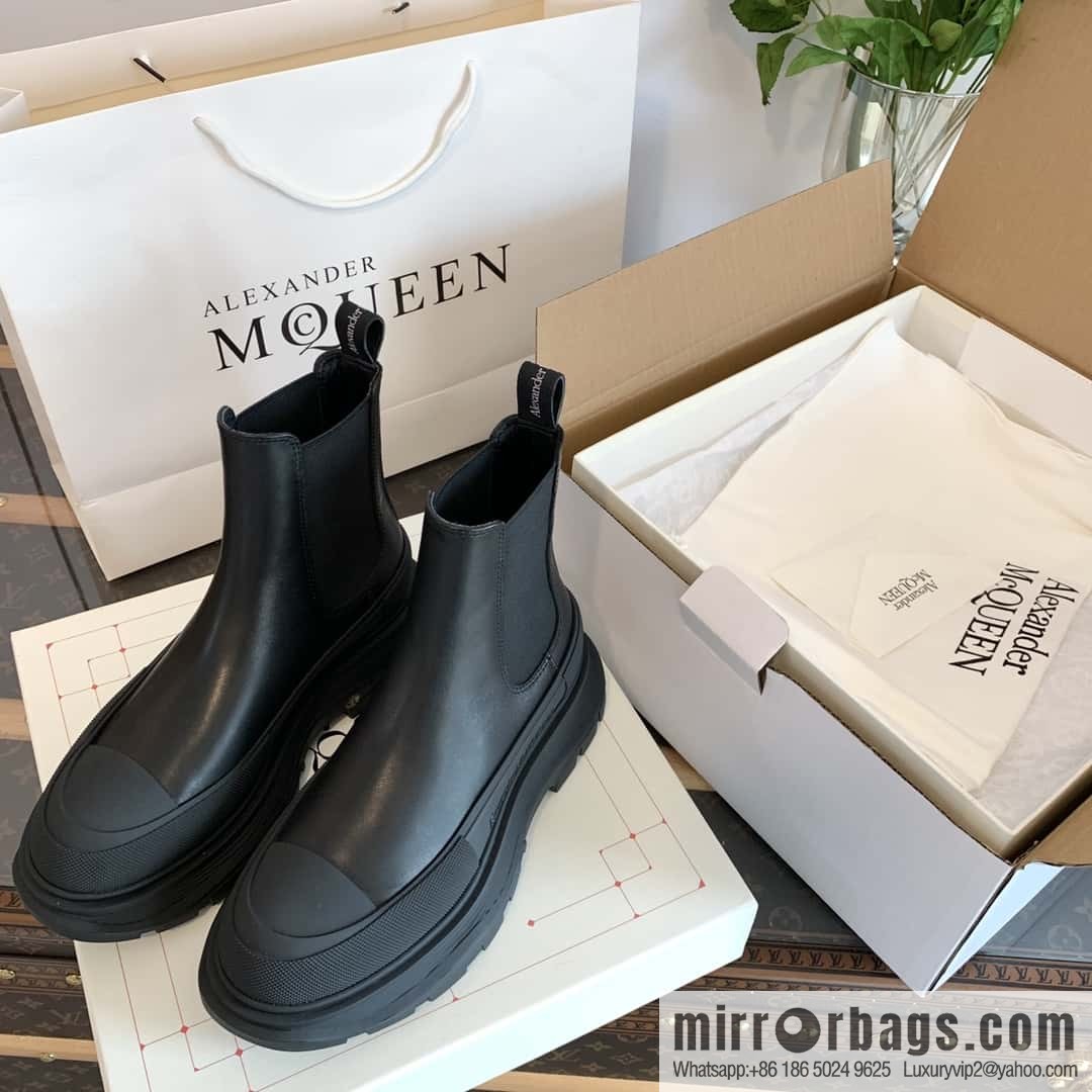 Alexander McQueen, platform black calfskin Chelsea booties