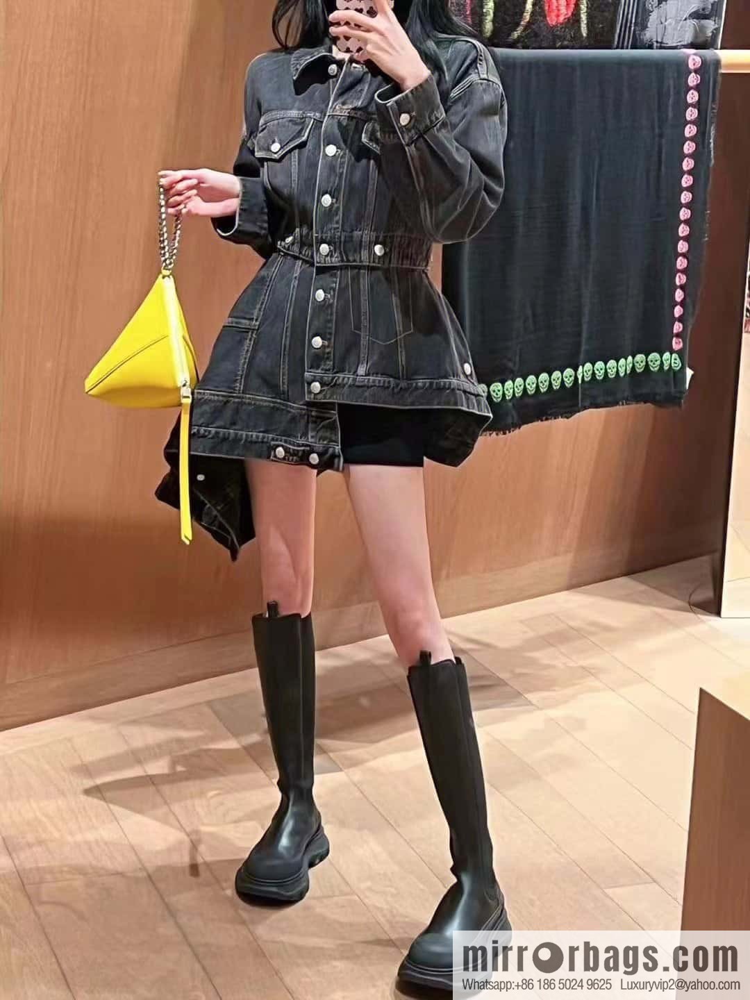 Alexander McQueen Alexander McQueen, thick-soled glossy knight boots