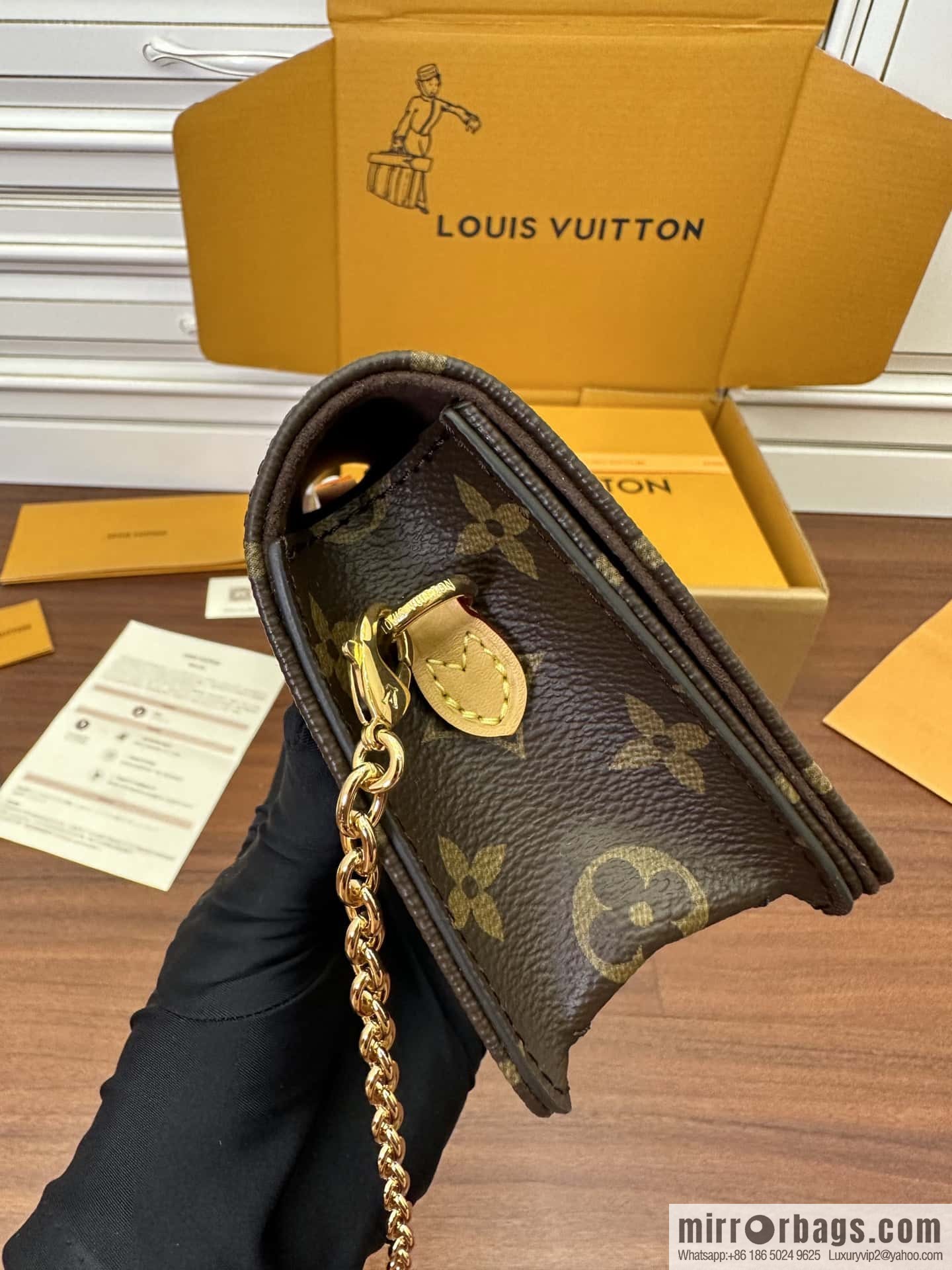LV M82509 WALLET ON CHAIN LILY BAG