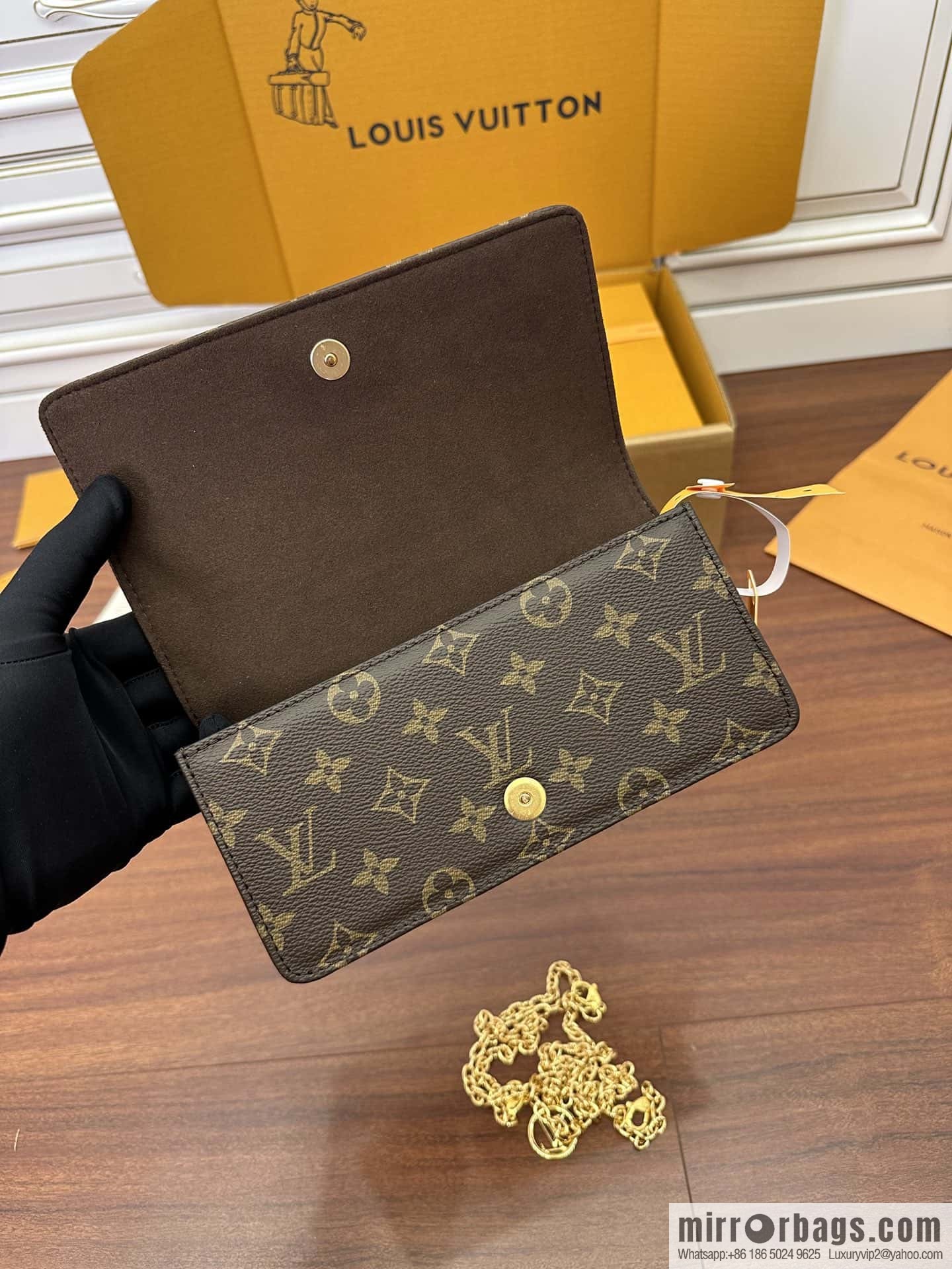 LV M82509 WALLET ON CHAIN LILY BAG