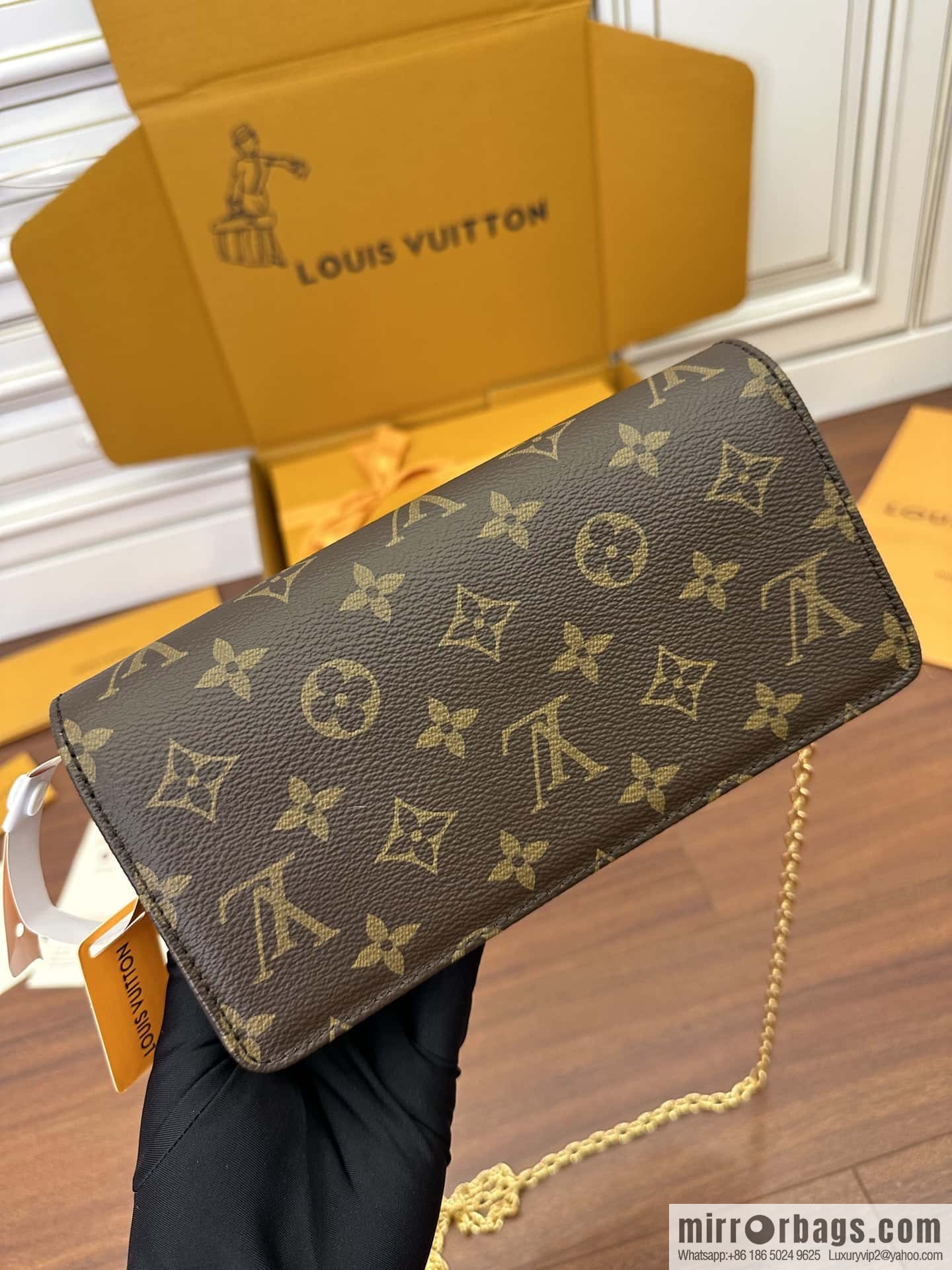 LV M82509 WALLET ON CHAIN LILY BAG