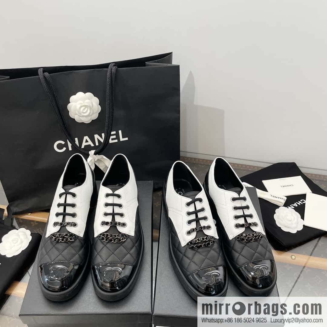 CHANEL Xiaoxiang black and white panda 🐼 chain ⛓ platform loafers
