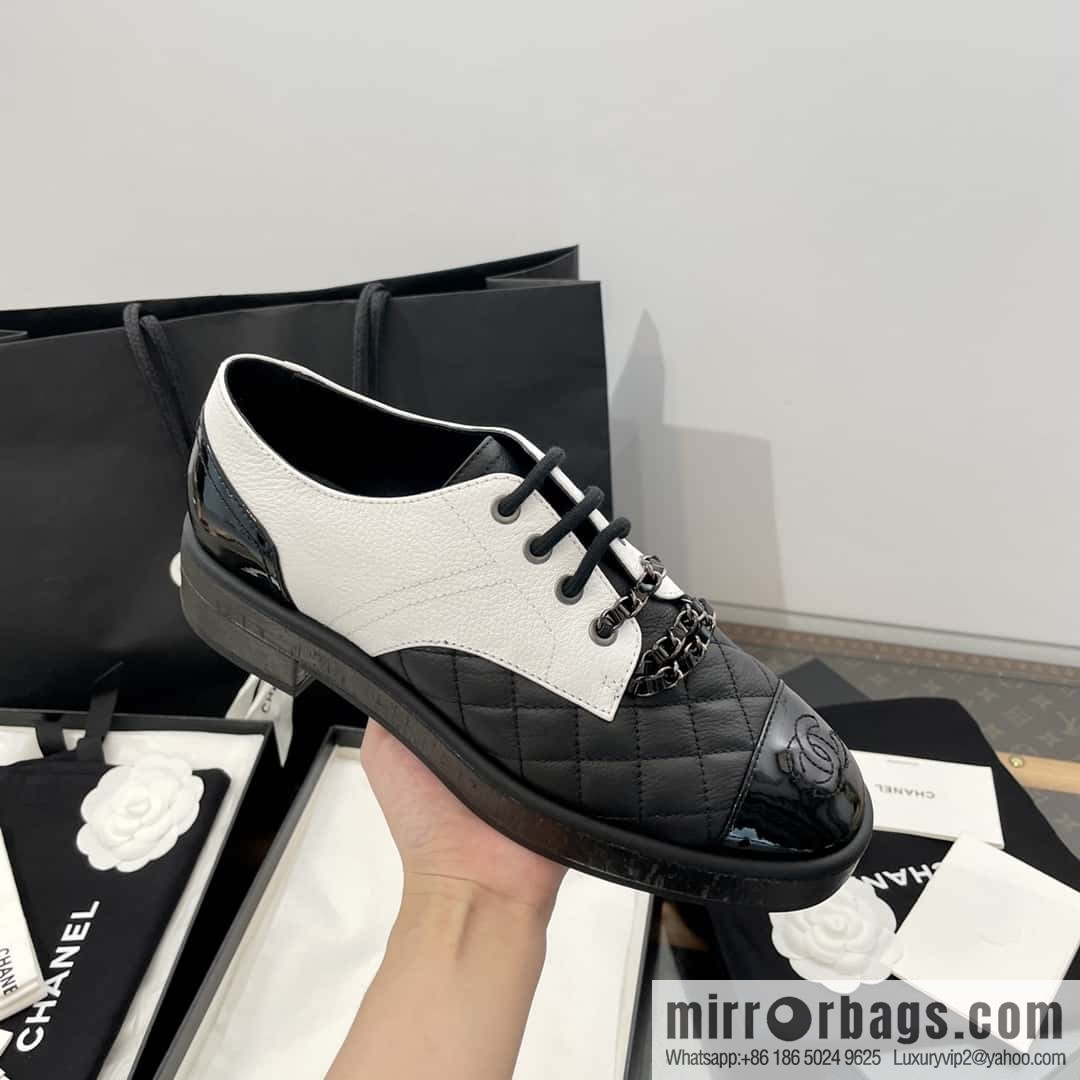 CHANEL Xiaoxiang black and white panda 🐼 chain ⛓ platform loafers