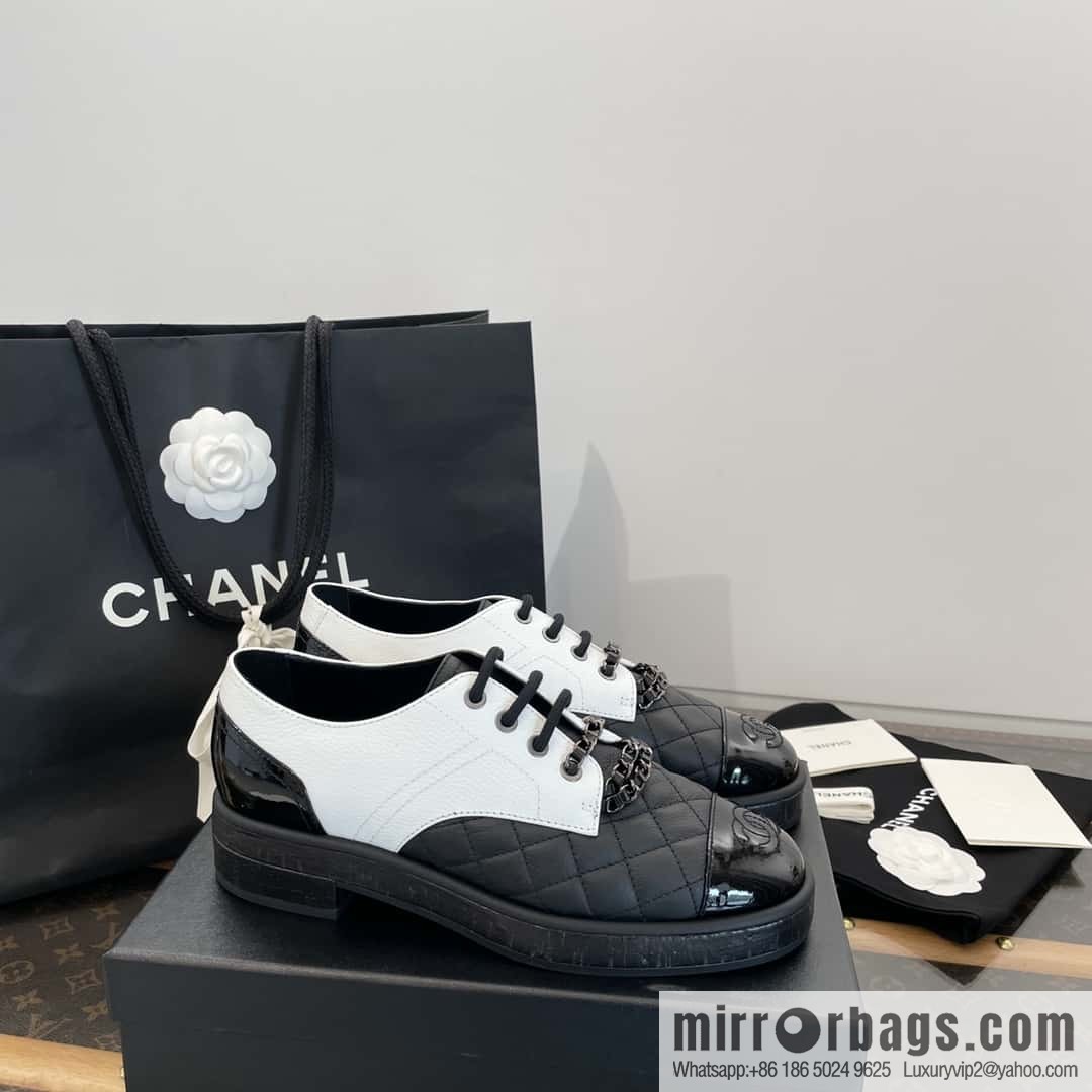 CHANEL Xiaoxiang black and white panda 🐼 chain ⛓ platform loafers