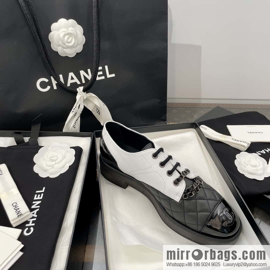 CHANEL Xiaoxiang black and white panda 🐼 chain ⛓ platform loafers
