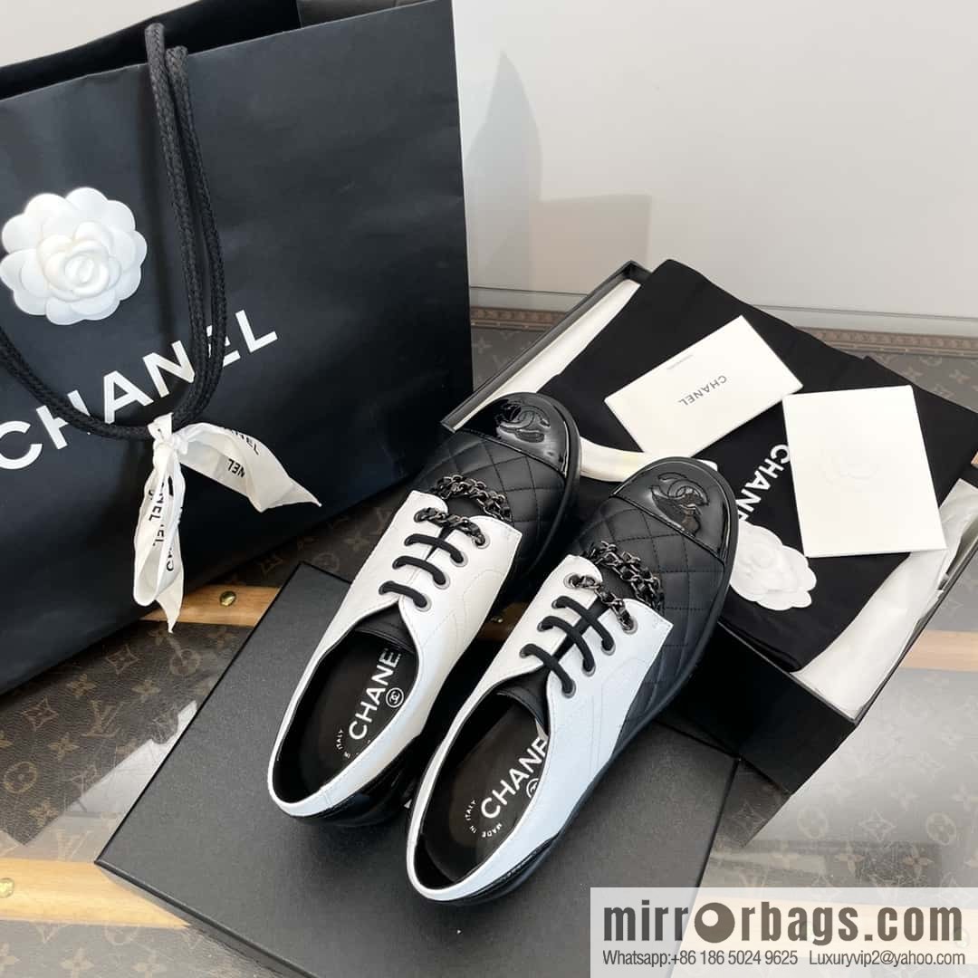 CHANEL Xiaoxiang black and white panda 🐼 chain ⛓ platform loafers