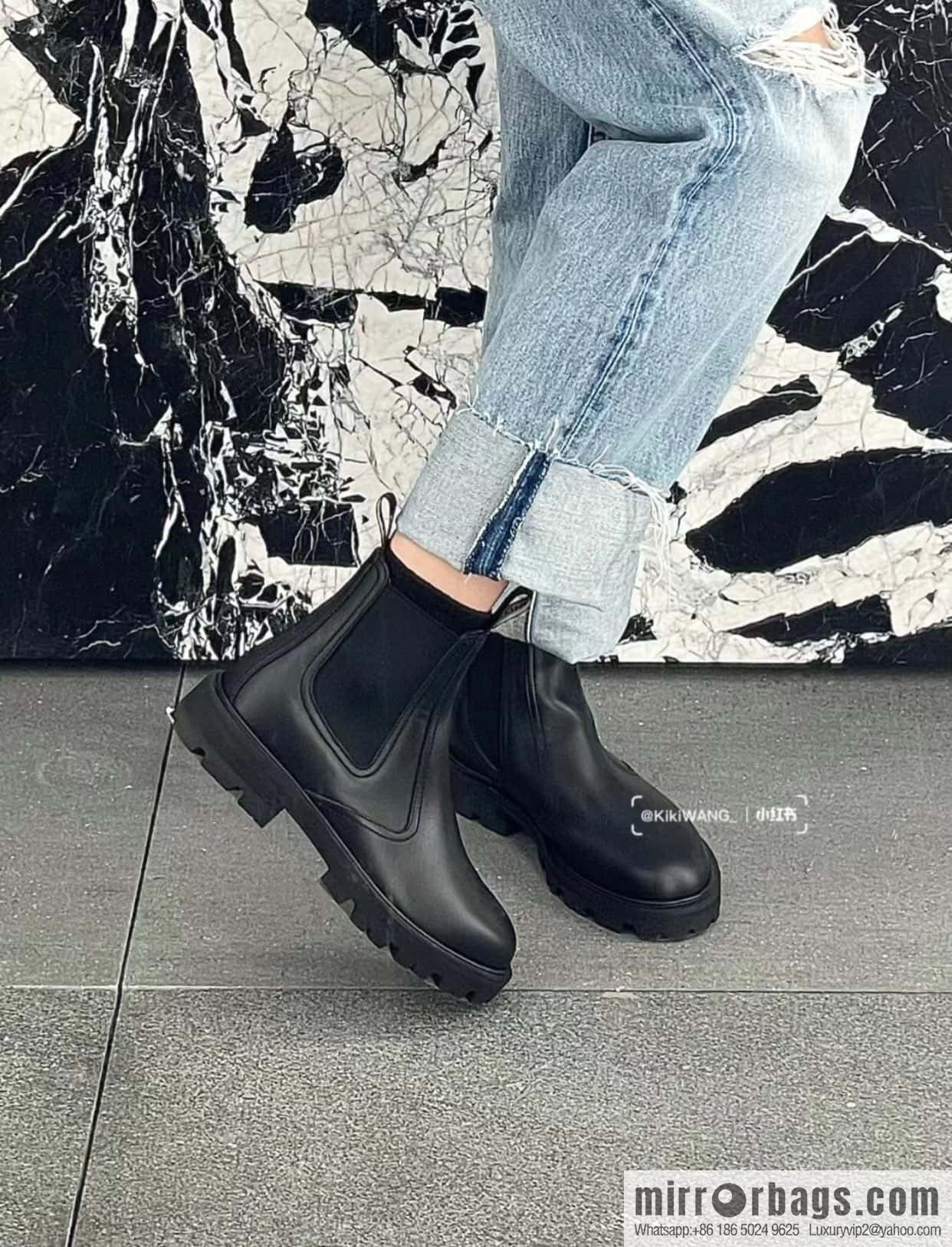 CELINE Celin in one pair of Chelsea booties