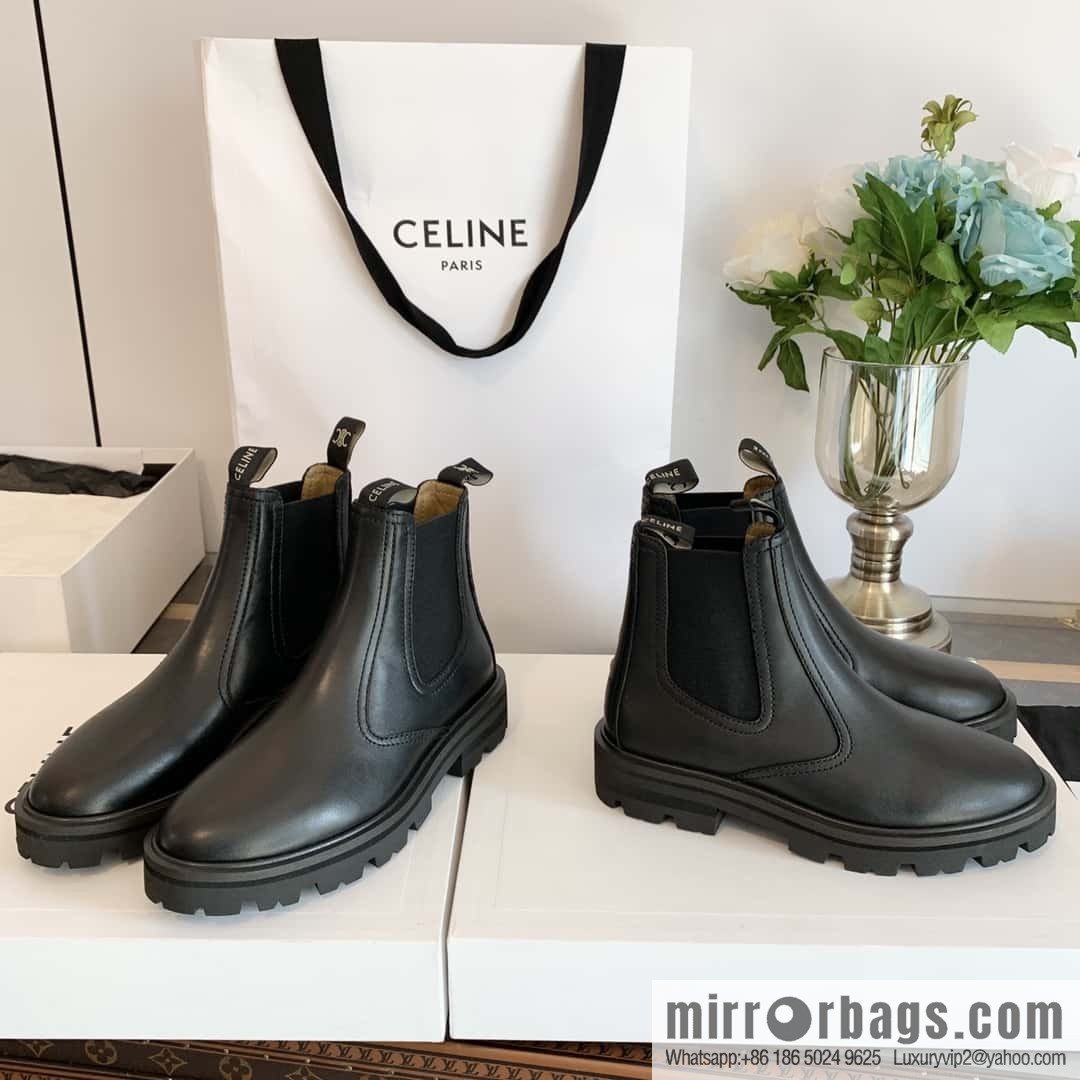 CELINE Celin in one pair of Chelsea booties