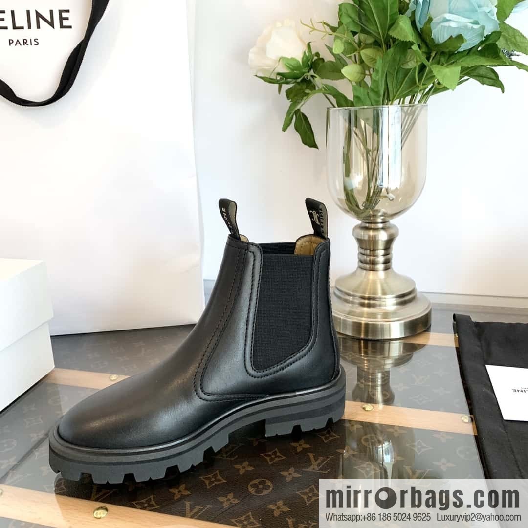 CELINE Celin in one pair of Chelsea booties