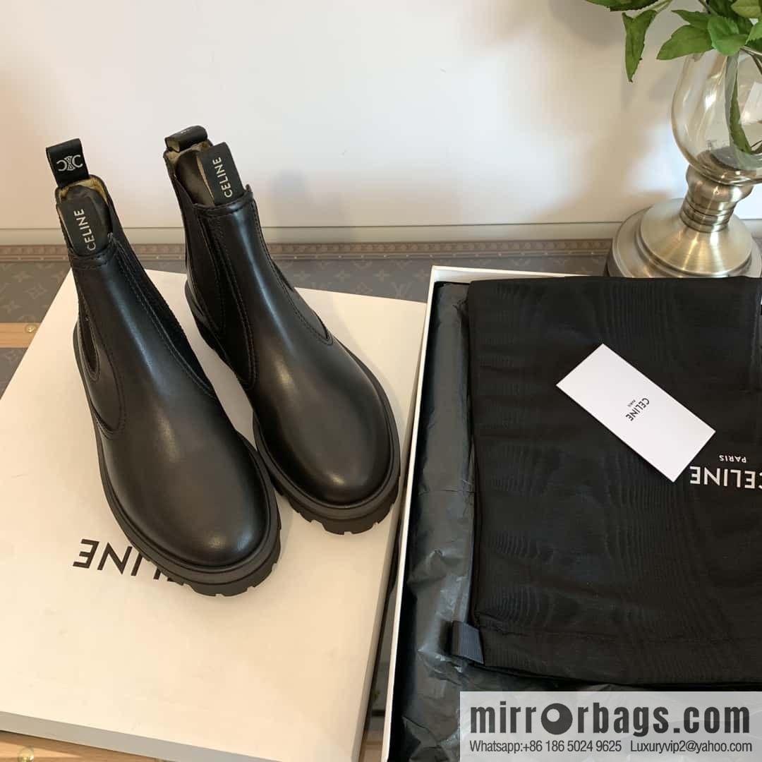 CELINE Celin in one pair of Chelsea booties