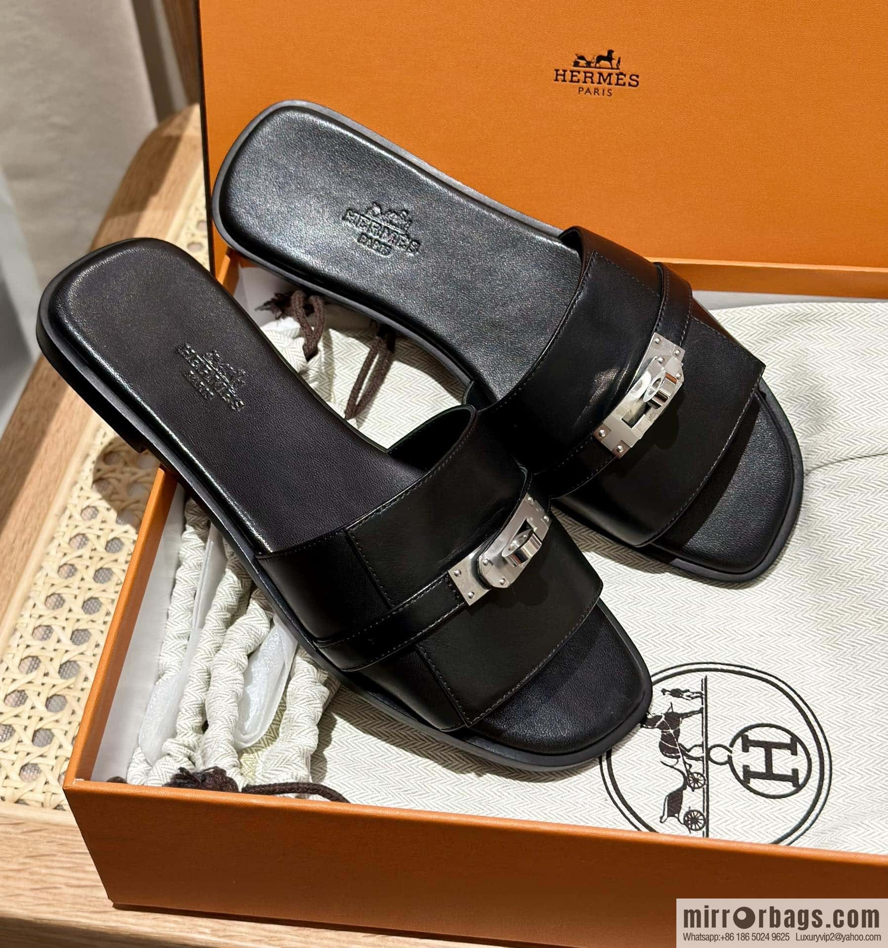 Hermès 2023 Latest Kelly Button Slippers
