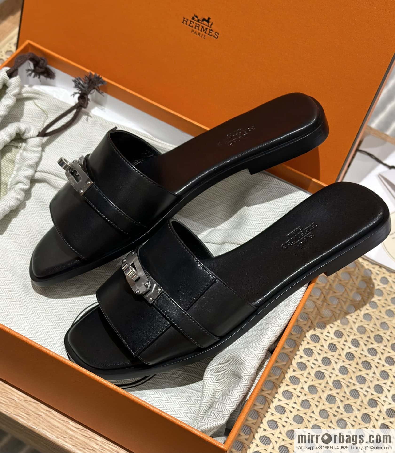 Hermès 2023 Latest Kelly Button Slippers